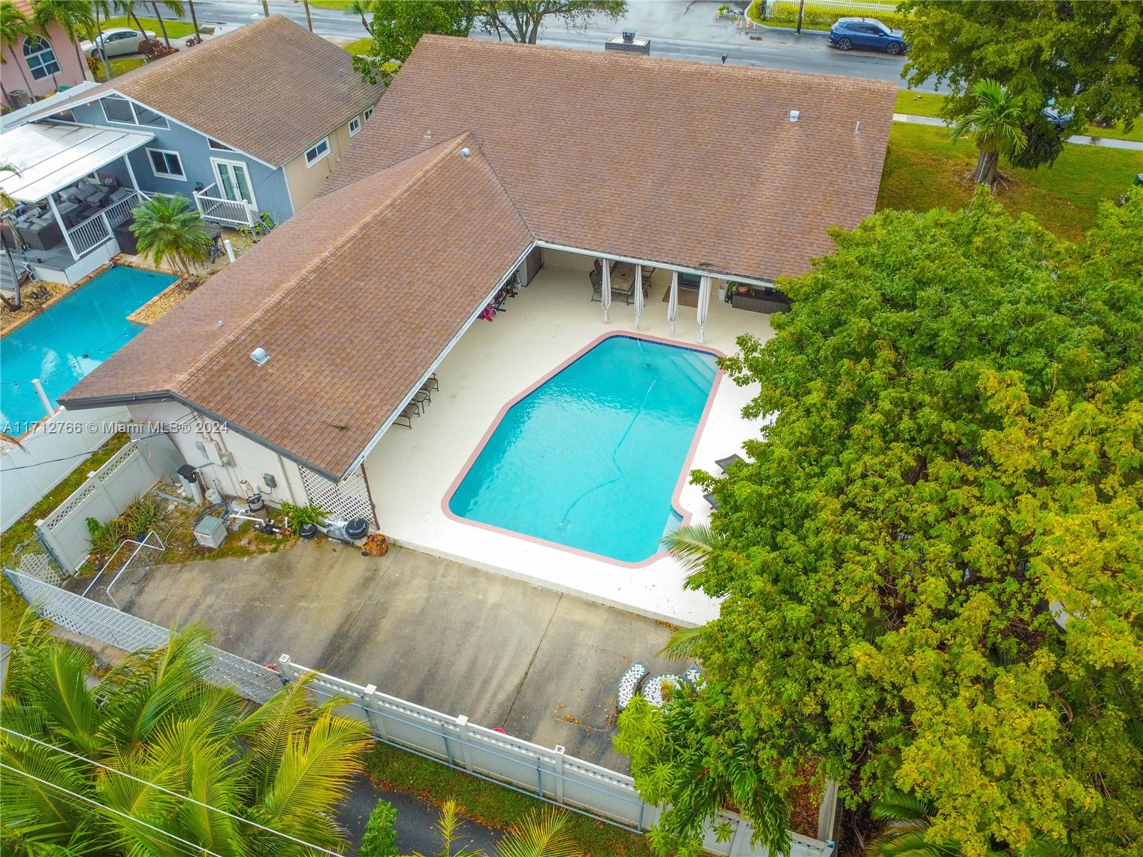 614 NE 3rd St, Dania Beach, Florida image 8