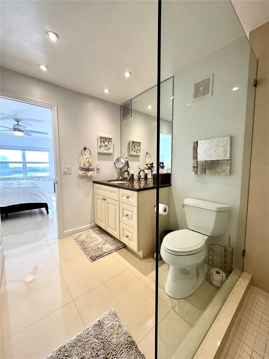 400 Diplomat Pkwy #803, Hallandale Beach, Florida image 32