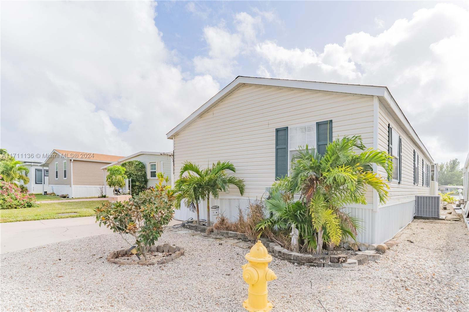 3070 Cove Dr, Dania Beach, Florida image 36