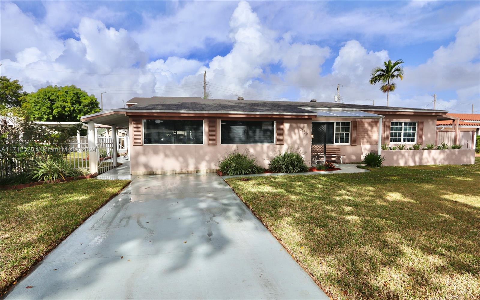 2155 NE 171st St, North Miami Beach, Florida image 2