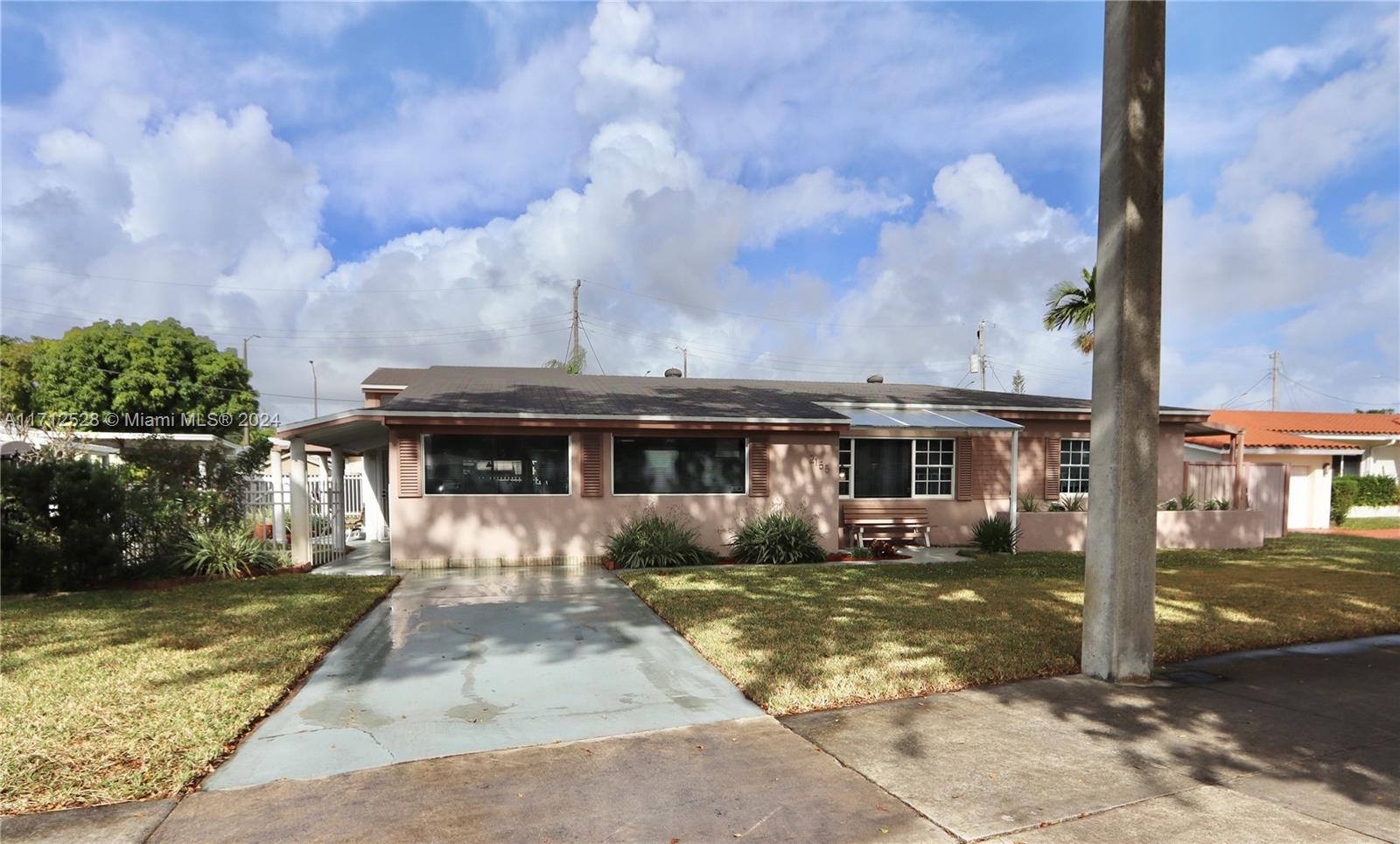 2155 NE 171st St, North Miami Beach, Florida image 3