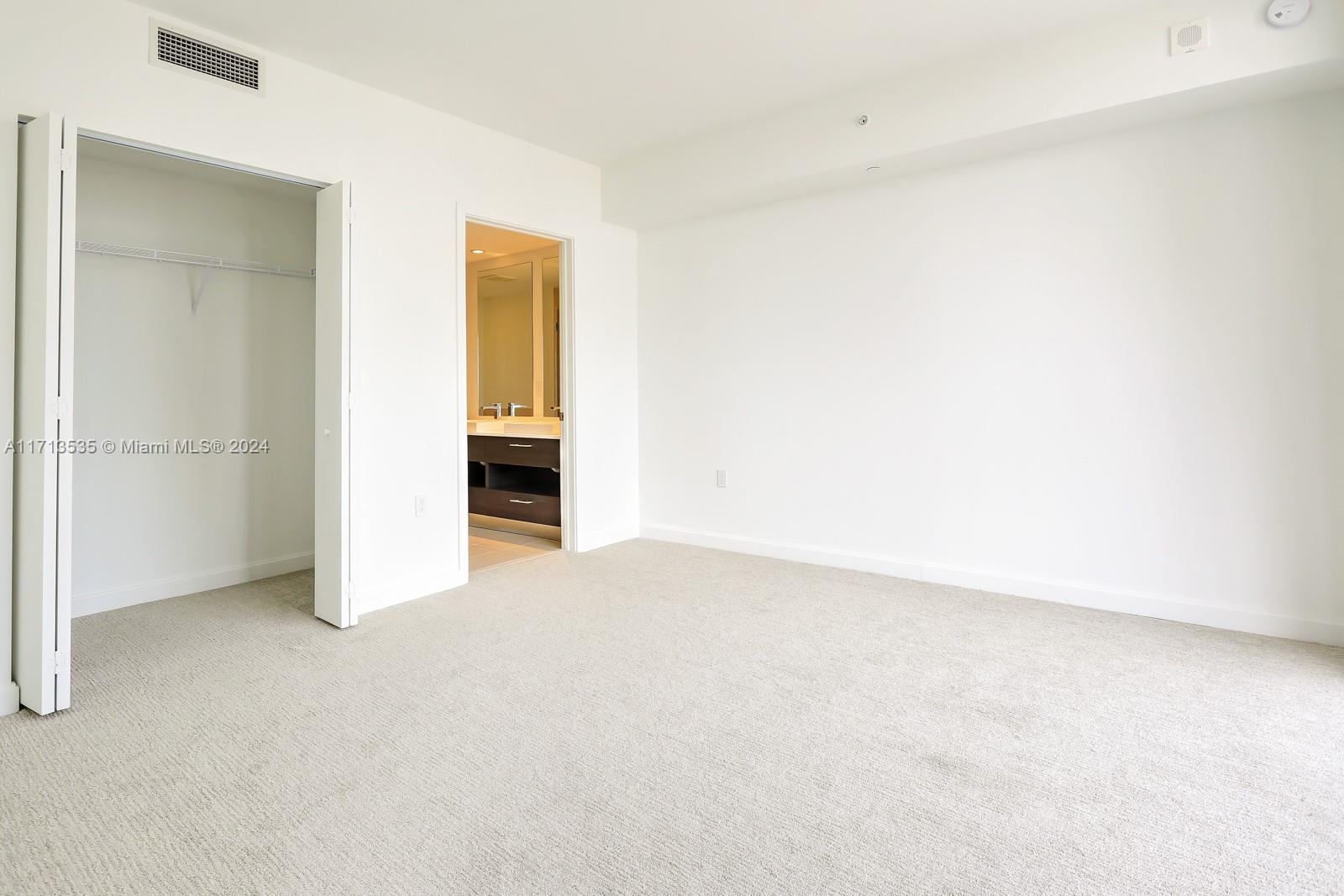 45 SW 9th St #2406, Miami FL 33130