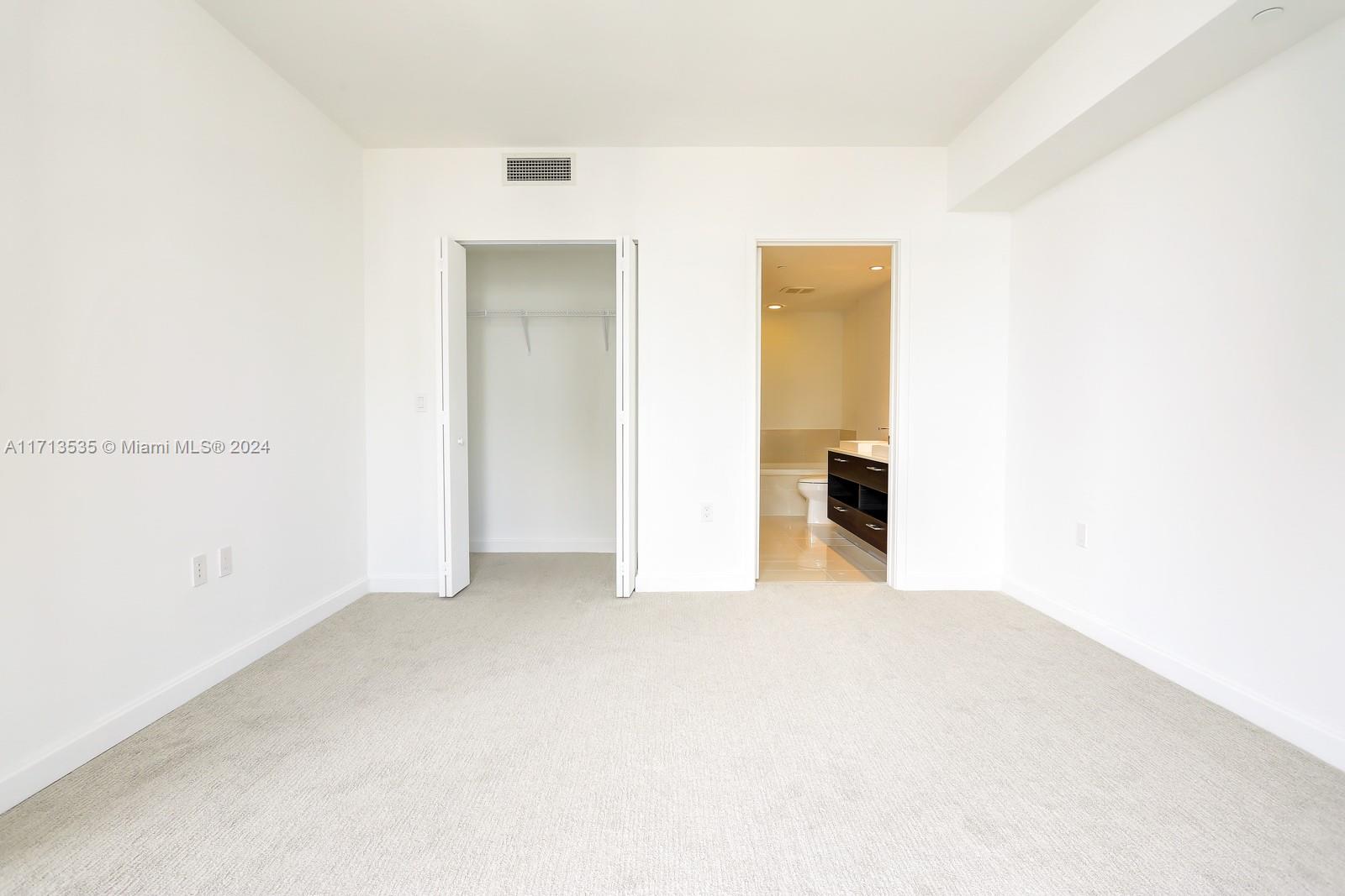 45 SW 9th St #2406, Miami FL 33130