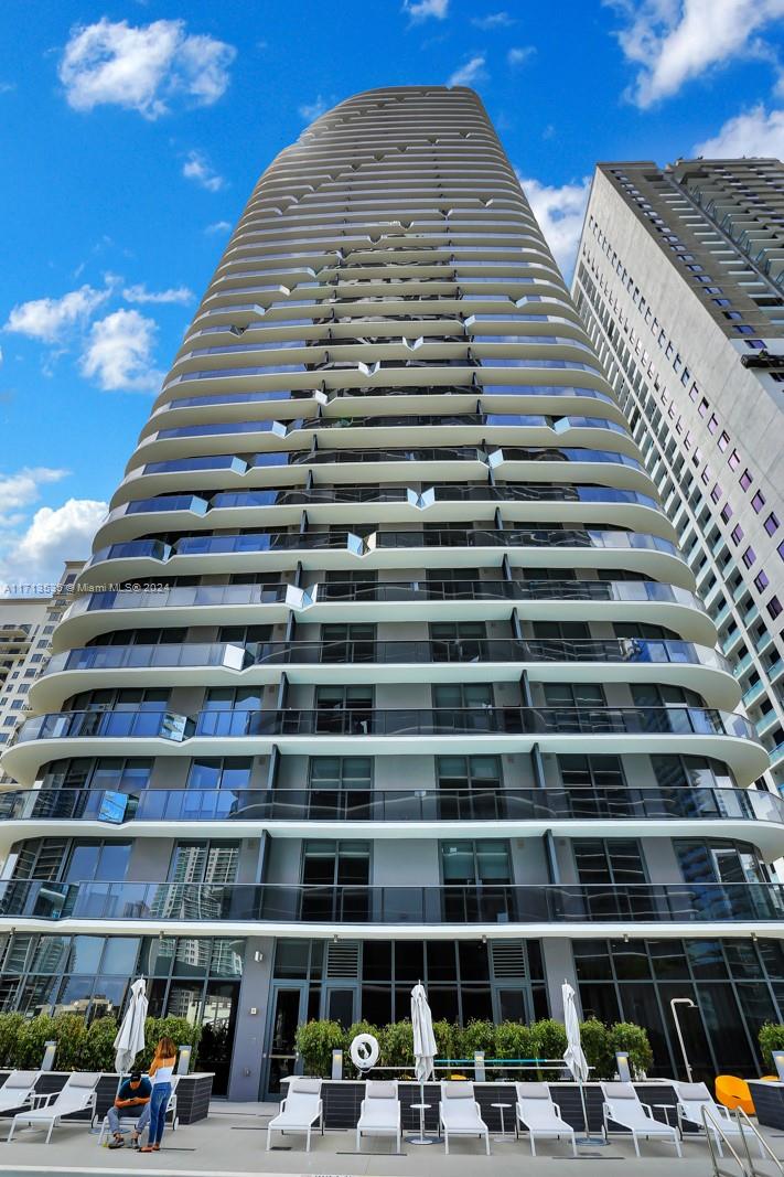 45 SW 9th St #2406, Miami FL 33130