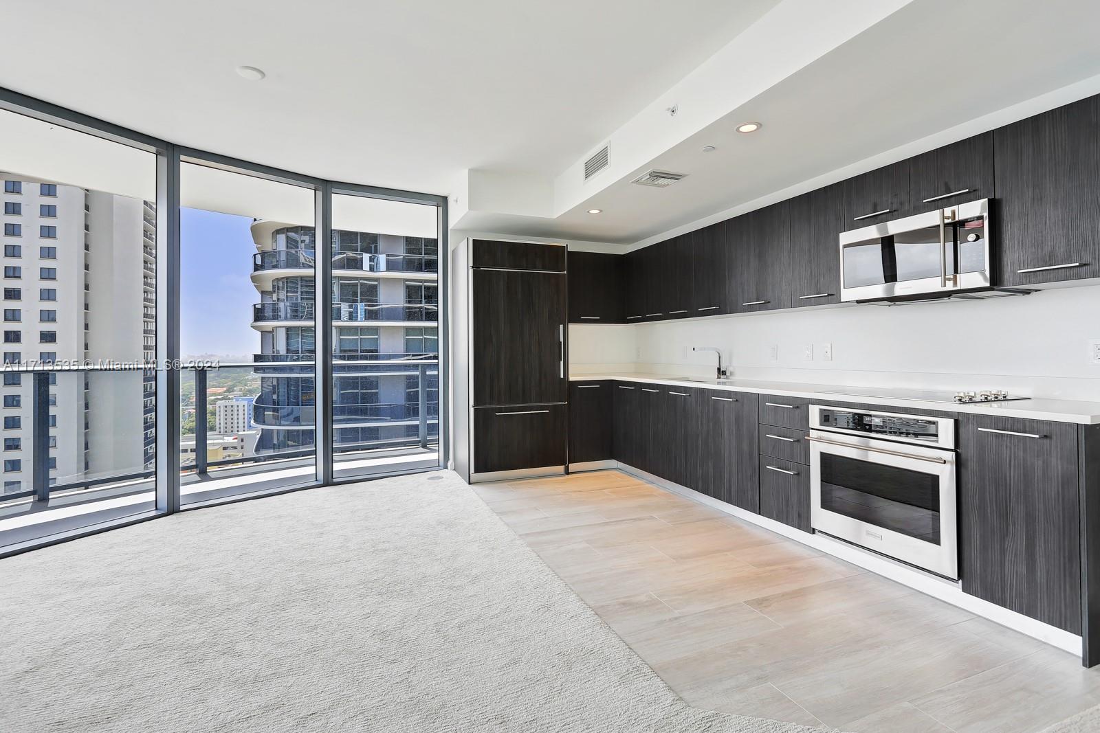 45 SW 9th St #2406, Miami FL 33130