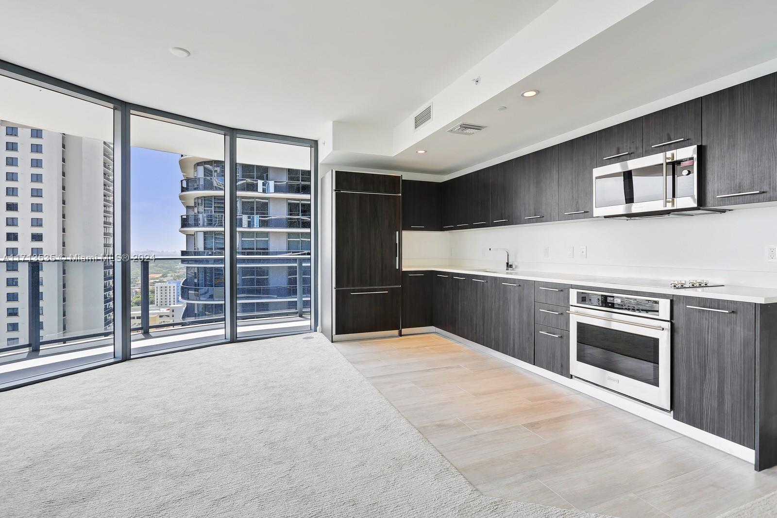 45 SW 9th St #2406, Miami FL 33130