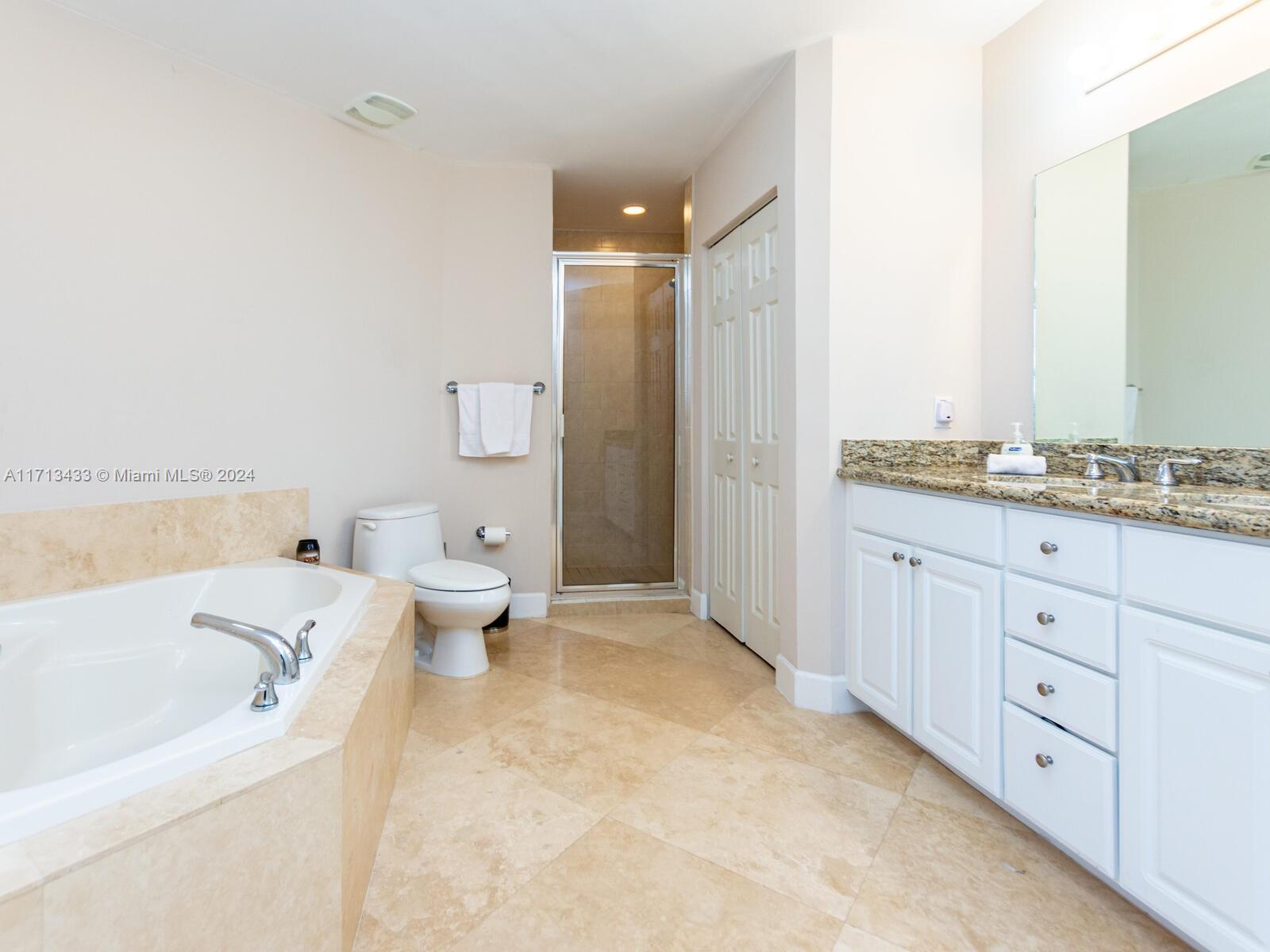 3001 NE 185th St #517, Aventura, Florida image 28