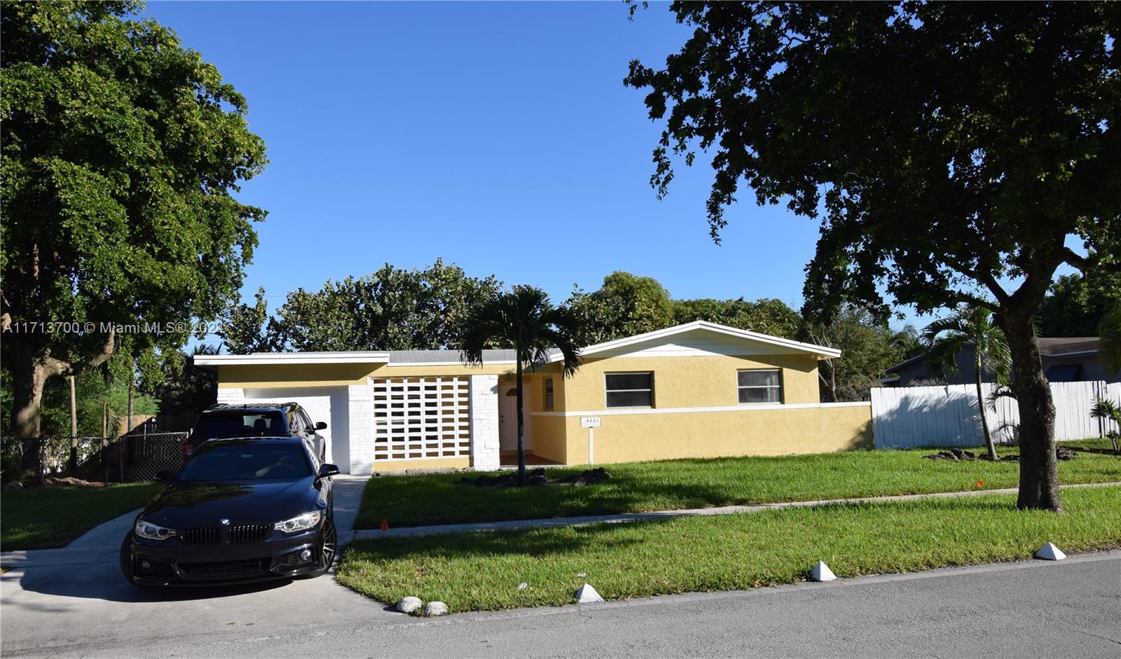 4221 NW 21st St, Lauderhill, Florida image 1