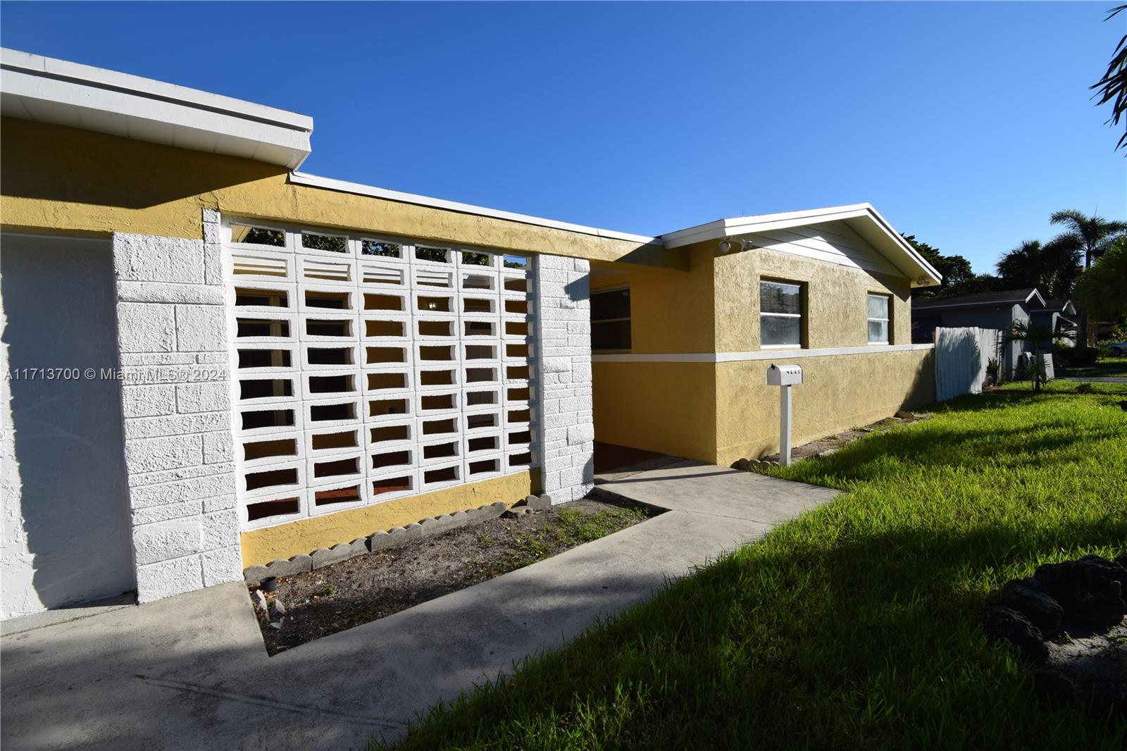 4221 NW 21st St, Lauderhill, Florida image 11