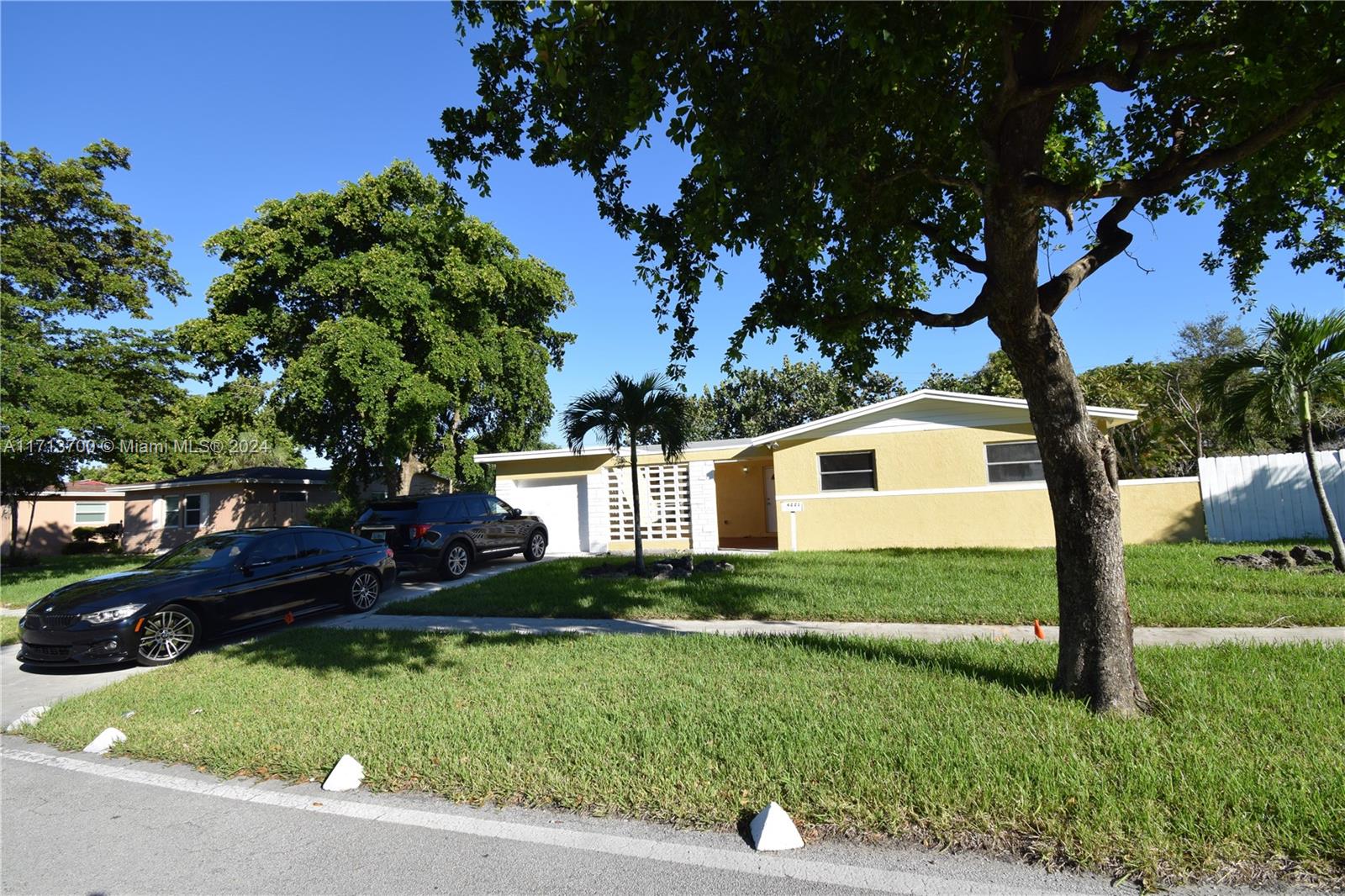 4221 NW 21st St, Lauderhill, Florida image 2