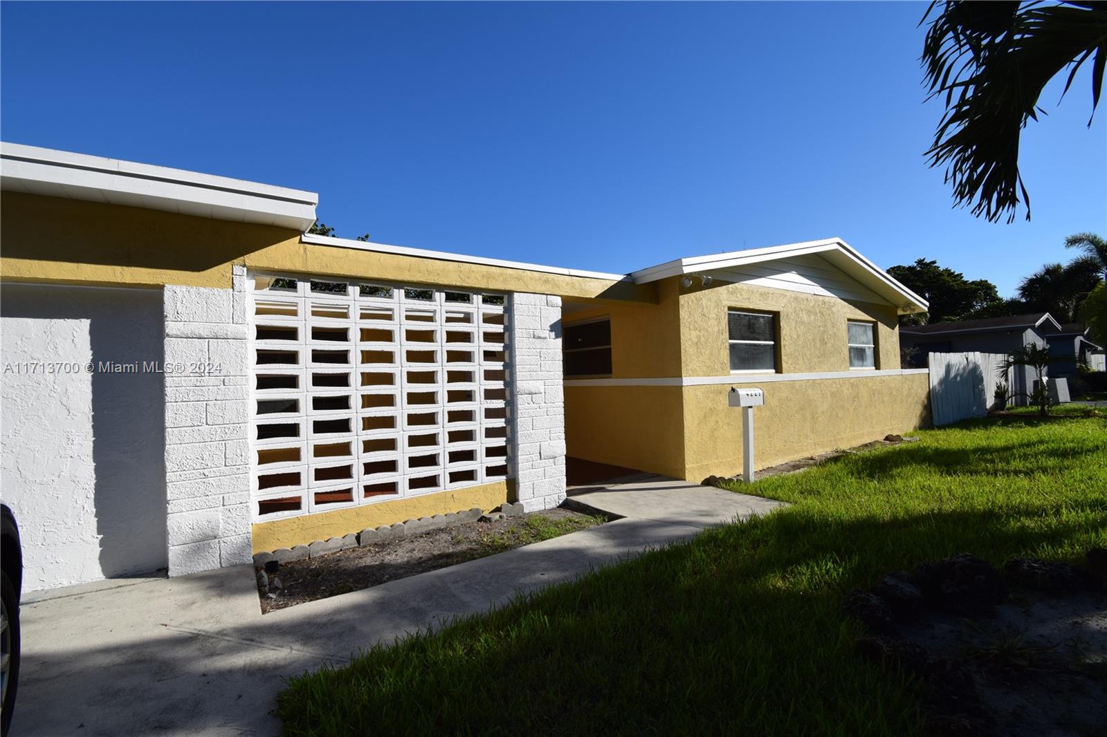 4221 NW 21st St, Lauderhill, Florida image 3