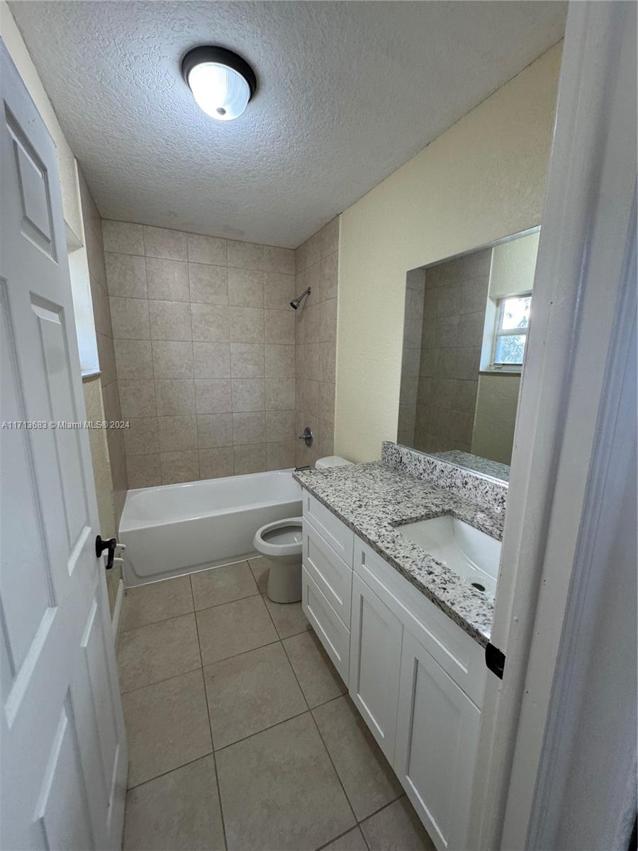 1574 NW 7th Ln, Pompano Beach, Florida image 3