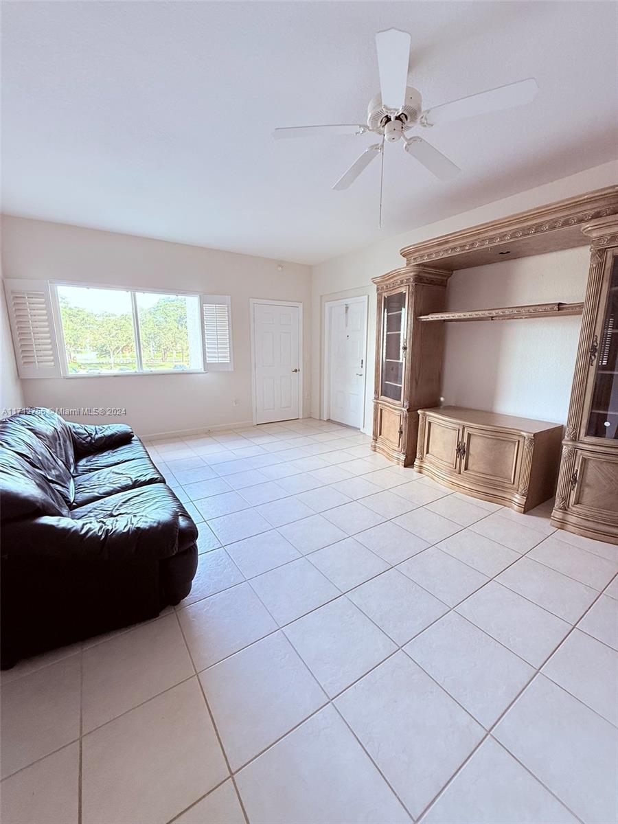 7611 Southampton Terr #216, Tamarac, Florida image 3