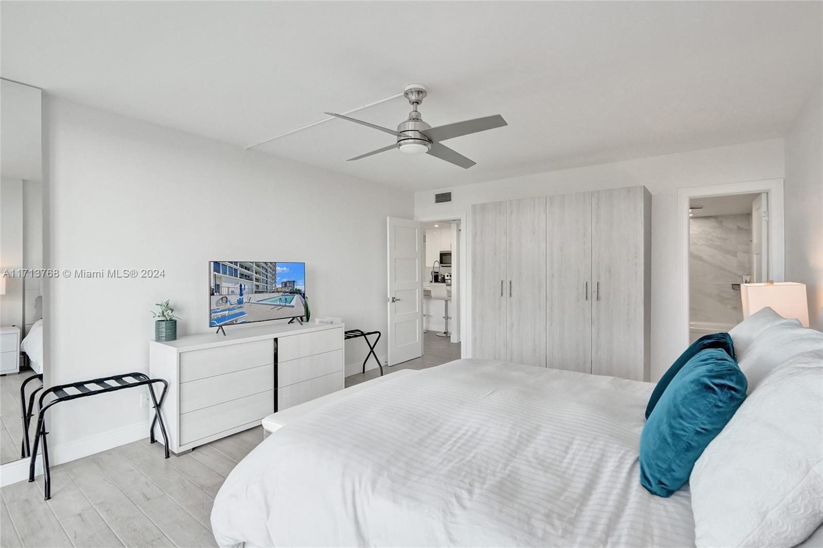 521 N Riverside Dr #705, Pompano Beach, Florida image 37