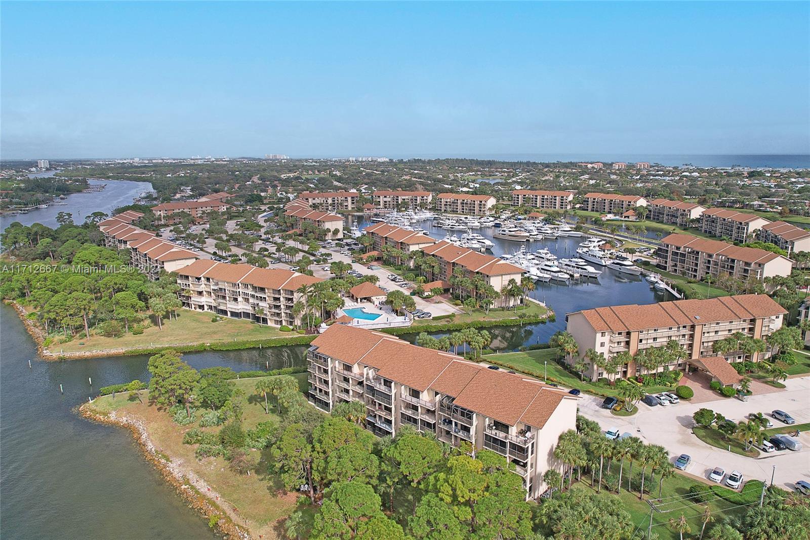 1001 Seafarer Cir #104, Jupiter, Florida image 27