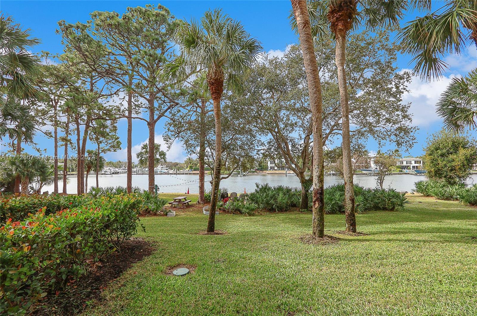 1001 Seafarer Cir #104, Jupiter, Florida image 3