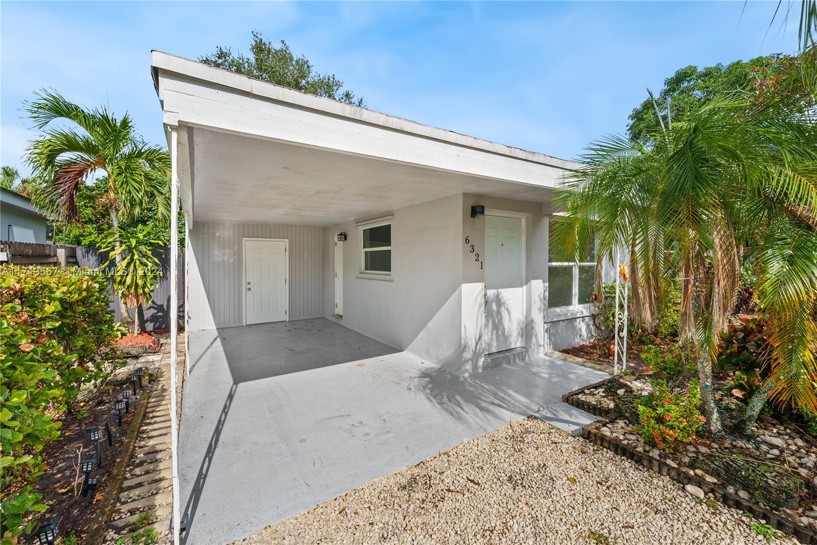 6321 Cleveland St, Hollywood, Florida image 2