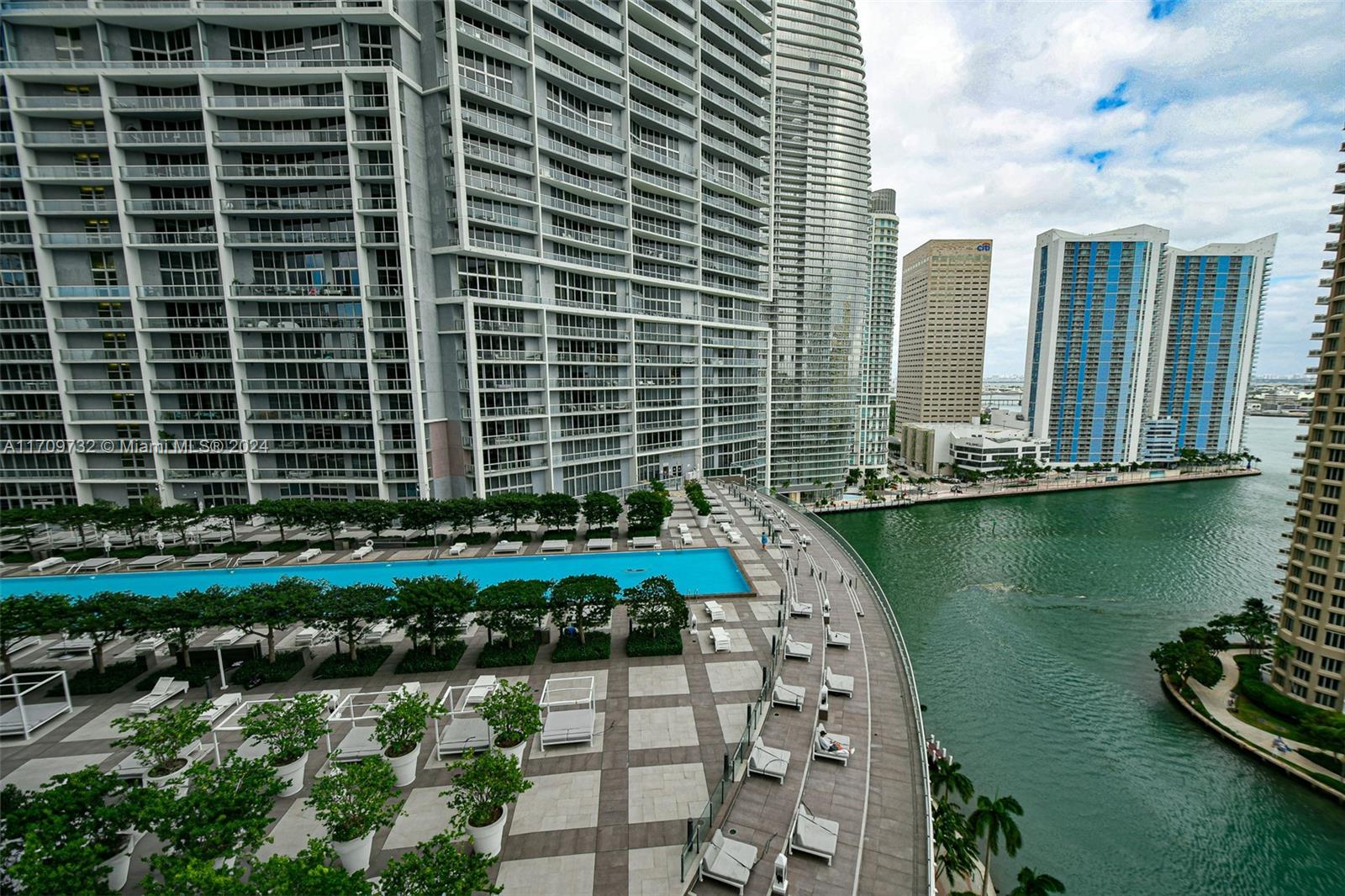 "Stunning 2 bed/2 bath fully furnished apartment in Icon Brickell tower II. Enjoy breathtaking views of Miami's skyline and Biscayne Bay. Modern, high-end furnishings, open floor plan, and premium amenities. Perfect for long-term or short-term rental. Building features include swimming pool, fitness center, concierge service, and direct bay access. Ideal for professionals, executives, or those seeking a luxury Miami lifestyle. Convenient location near Brickell's restaurants, shops, and entertainment. Available immediately for flexible lease terms." Less than 6 months lease contact the realtor for options .