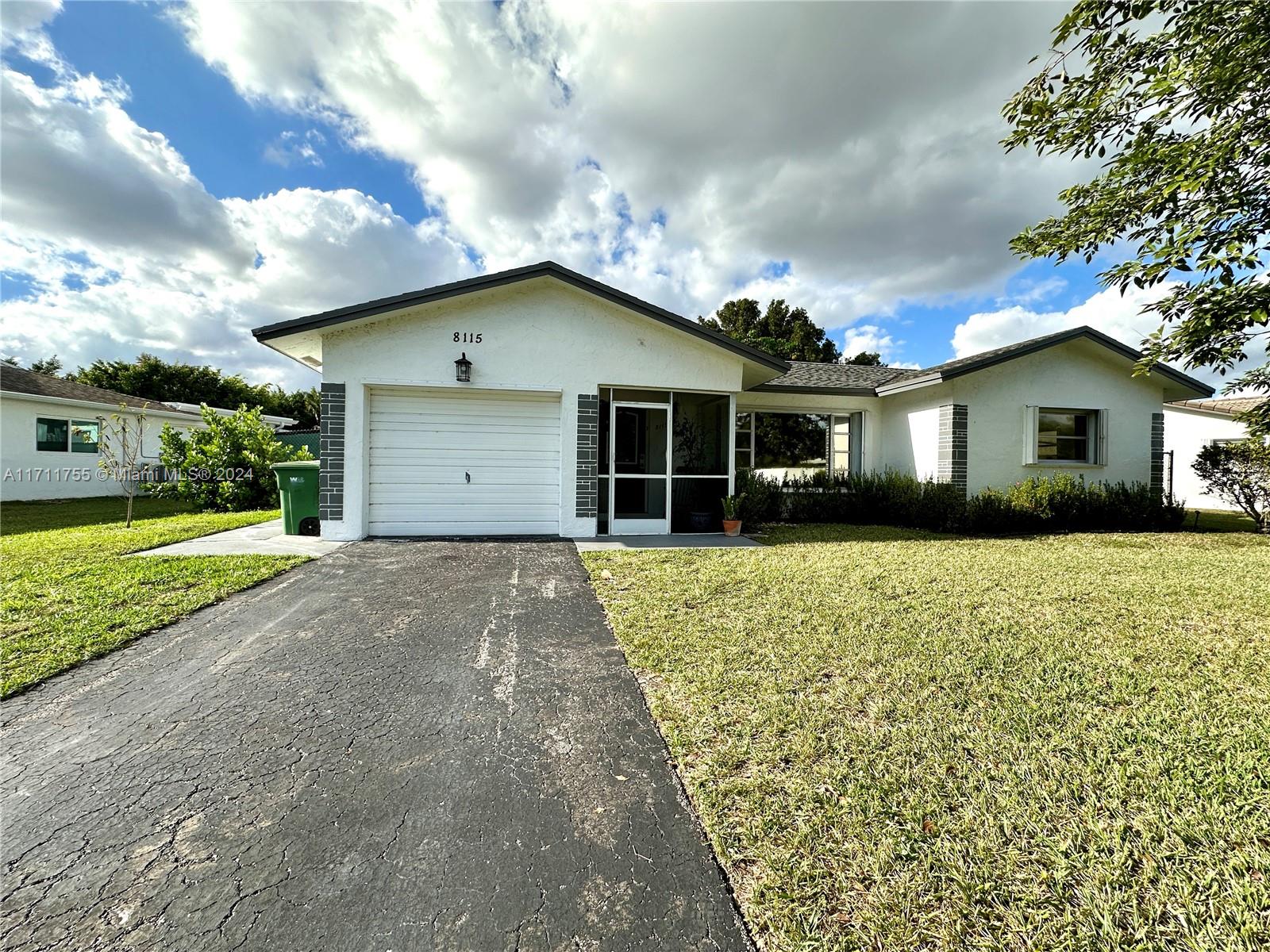 8115 NW 100th Ter, Tamarac, Florida image 3