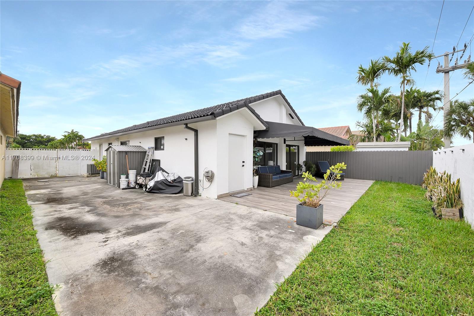 7457 NW 168th St, Hialeah, Florida image 25