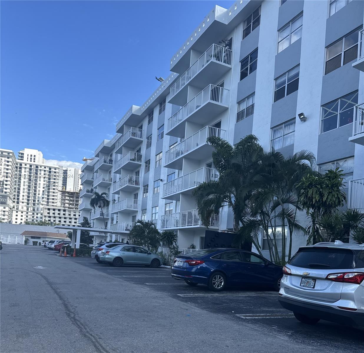 16465 NE 22nd Ave #405, North Miami Beach, Florida image 2