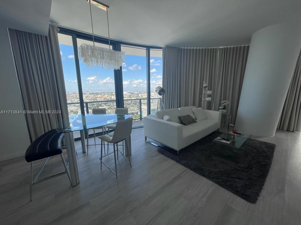 55 SW 9 ST #4208, Miami FL 33130