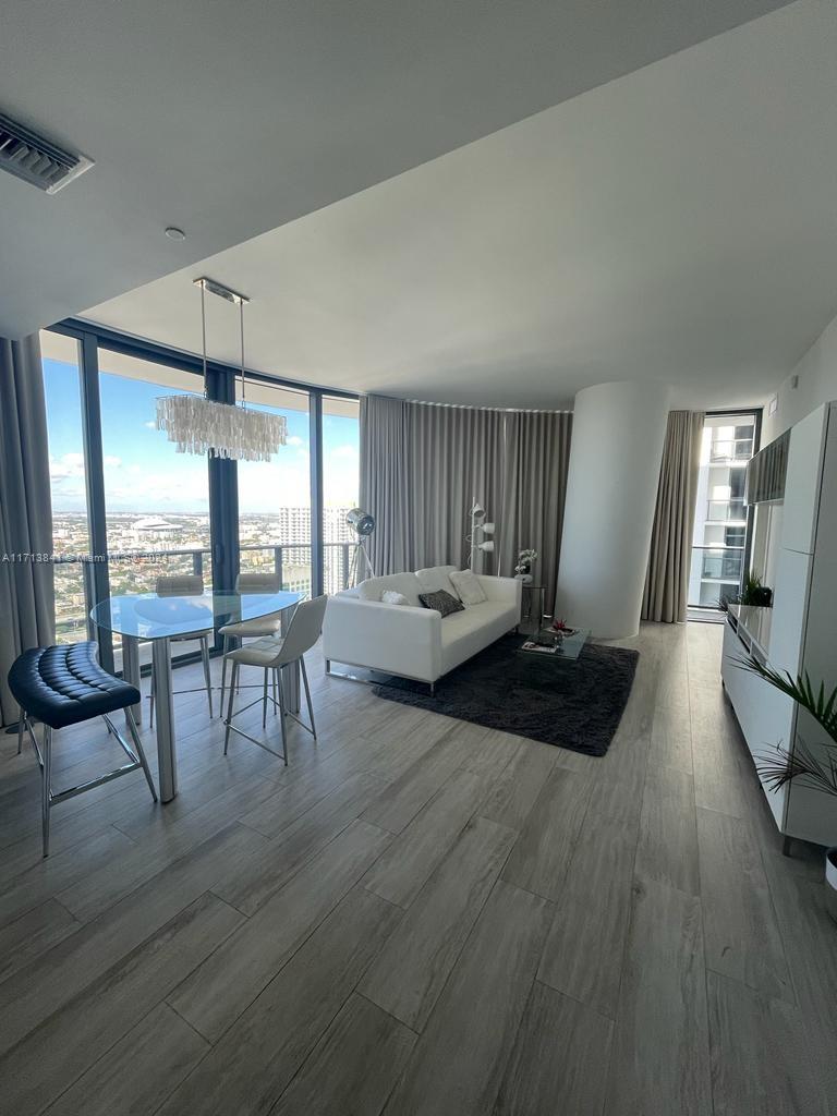 55 SW 9 ST #4208, Miami FL 33130