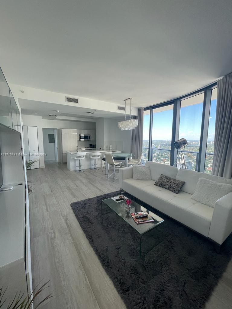 55 SW 9 ST #4208, Miami FL 33130