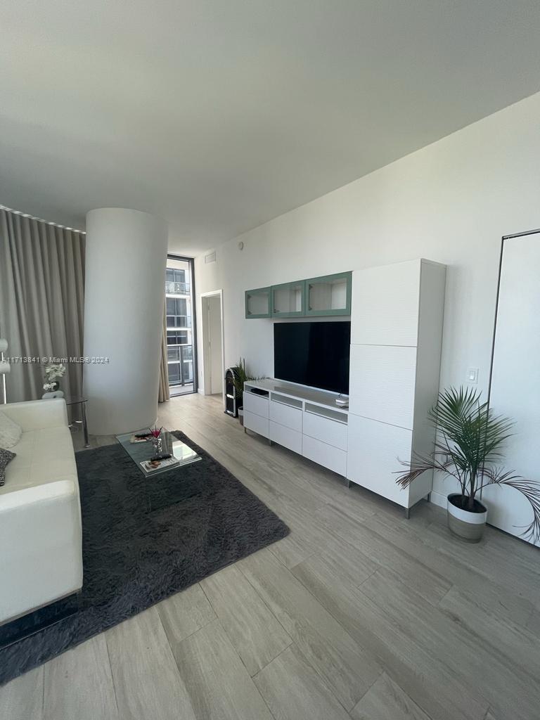 55 SW 9 ST #4208, Miami FL 33130
