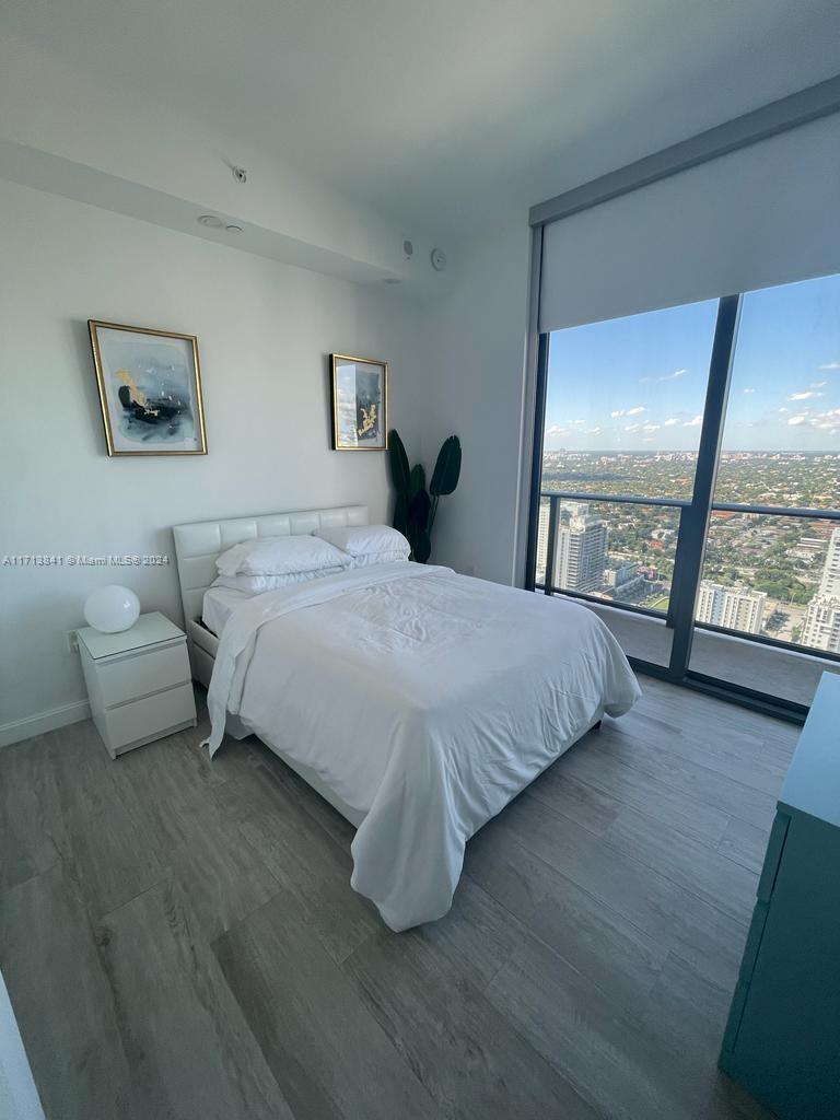 55 SW 9 ST #4208, Miami FL 33130