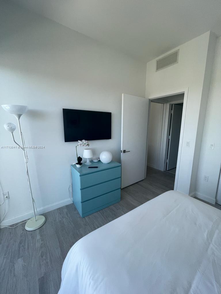 55 SW 9 ST #4208, Miami FL 33130