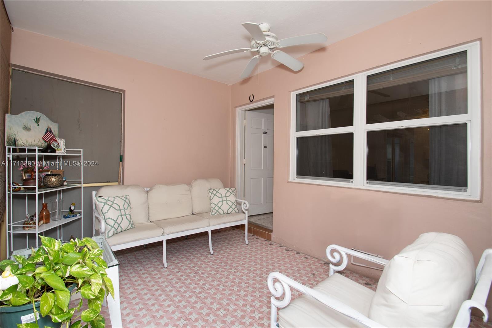 160 NE 8th Ave #19A, Hallandale Beach, Florida image 7