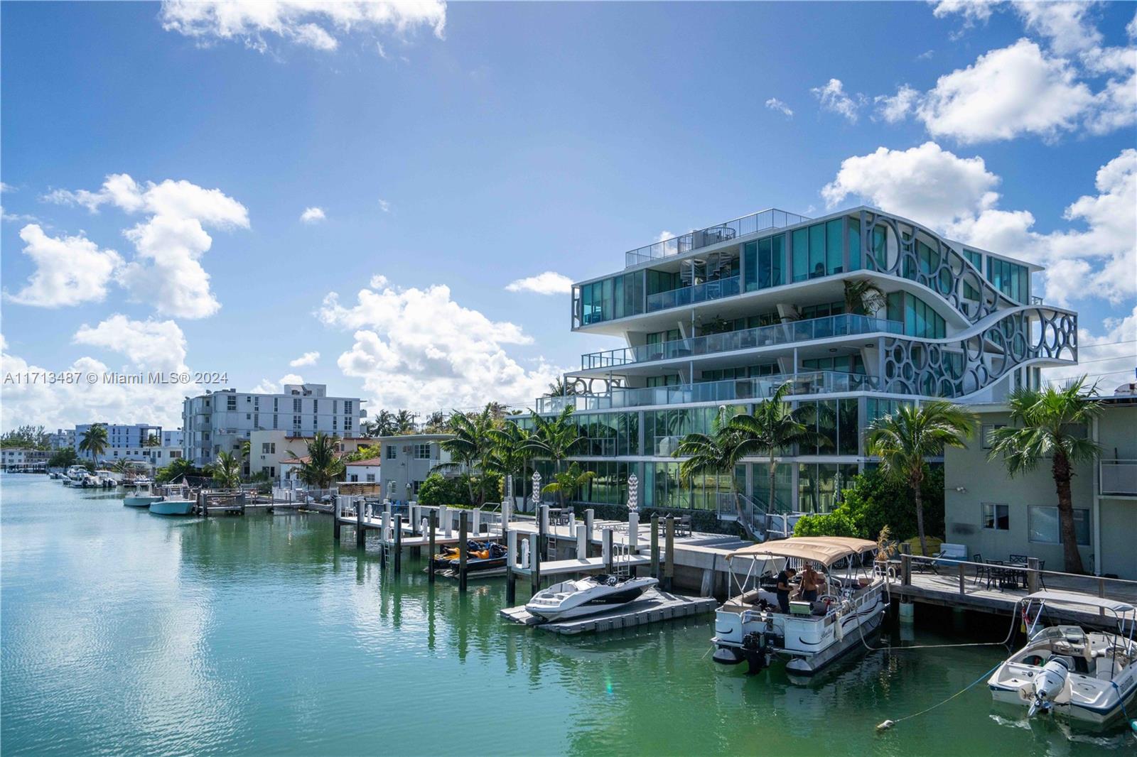 8425 Crespi Blvd, Miami Beach, Florida image 13