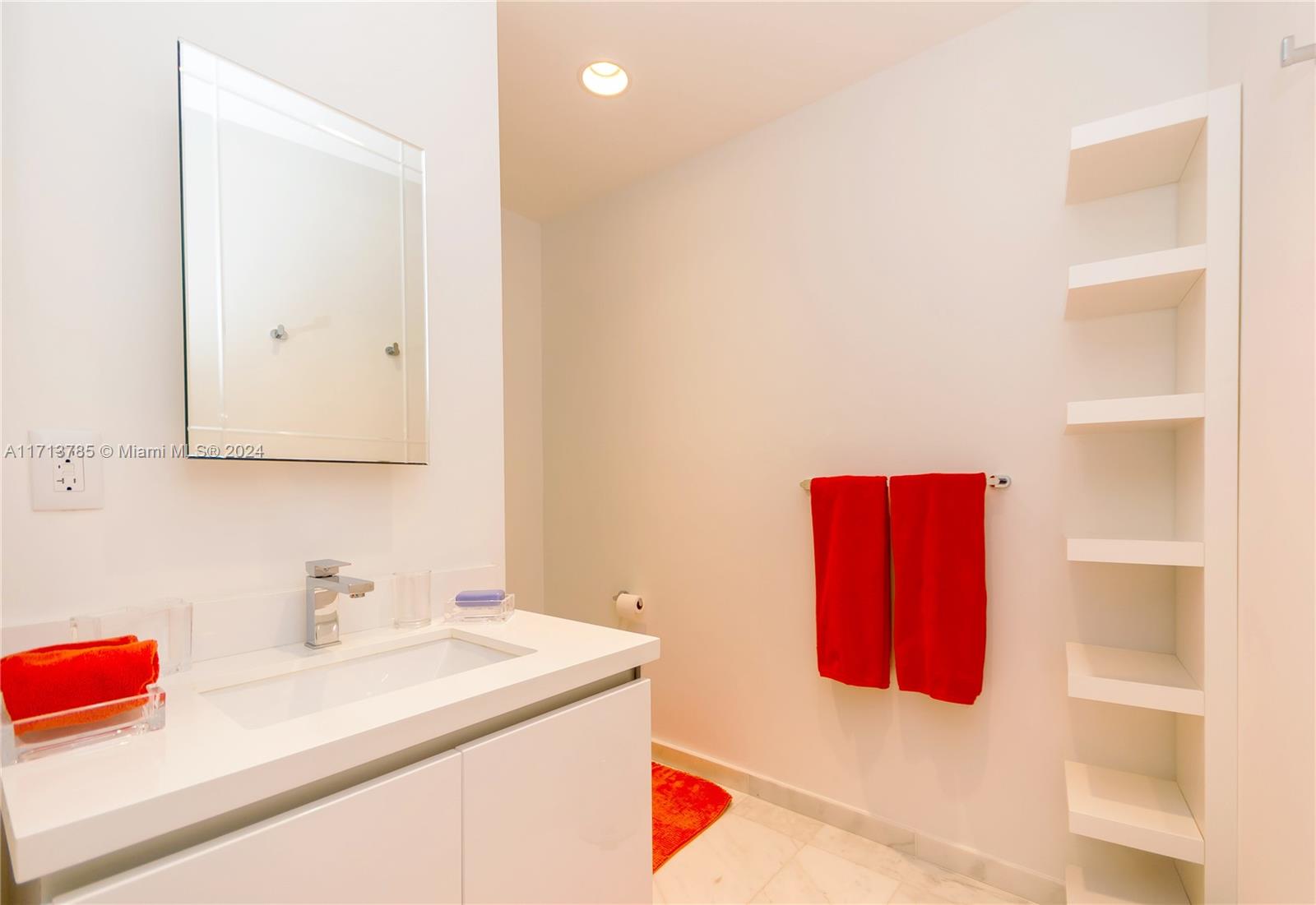 801 S Pointe Dr #303, Miami Beach, Florida image 31