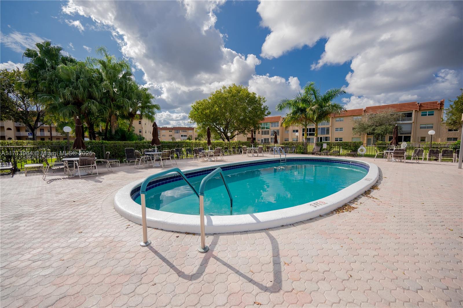 8861 Sunrise Lakes Blvd #301, Sunrise, Florida image 22