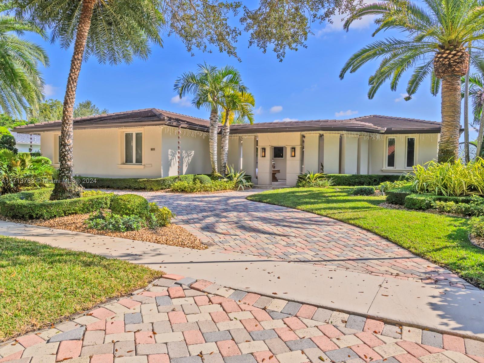 16111 W Troon Cir, Miami Lakes, Florida image 1