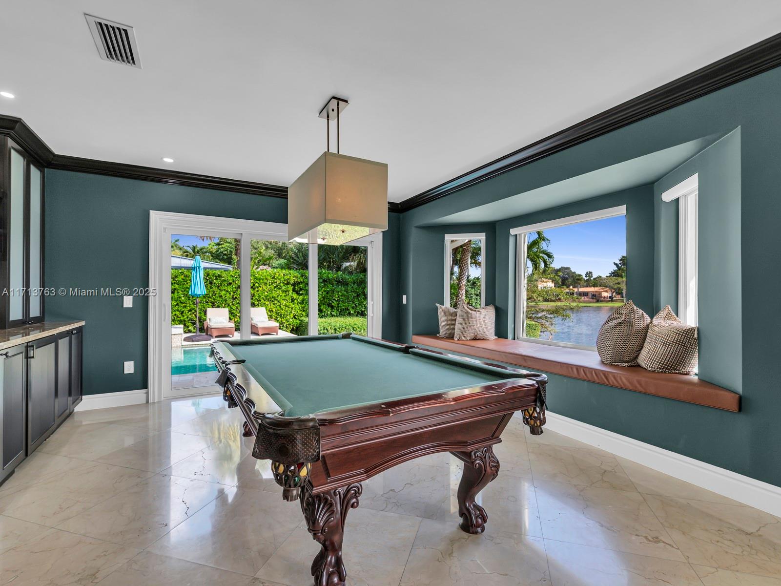 16111 W Troon Cir, Miami Lakes, Florida image 32