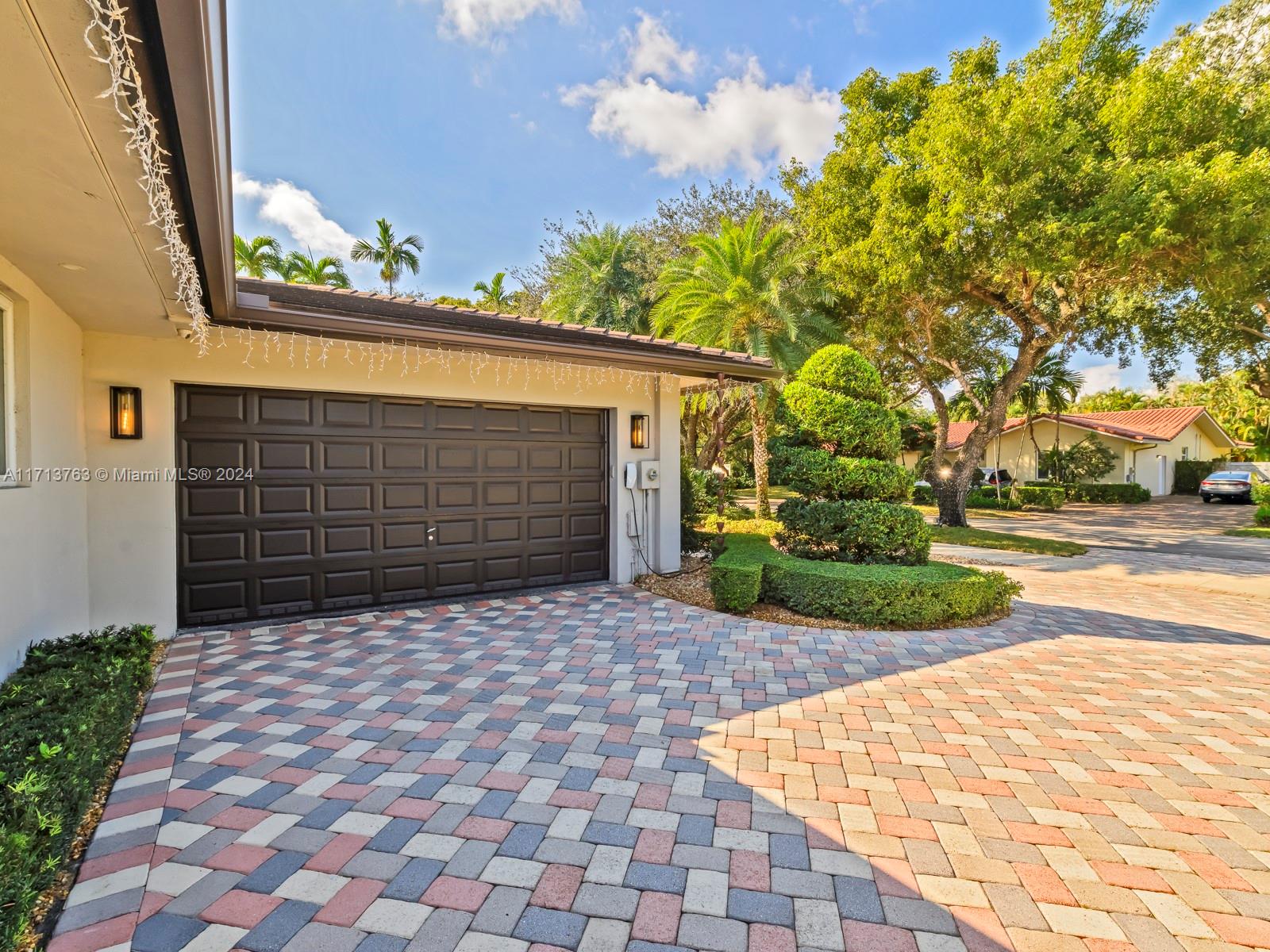 16111 W Troon Cir, Miami Lakes, Florida image 39