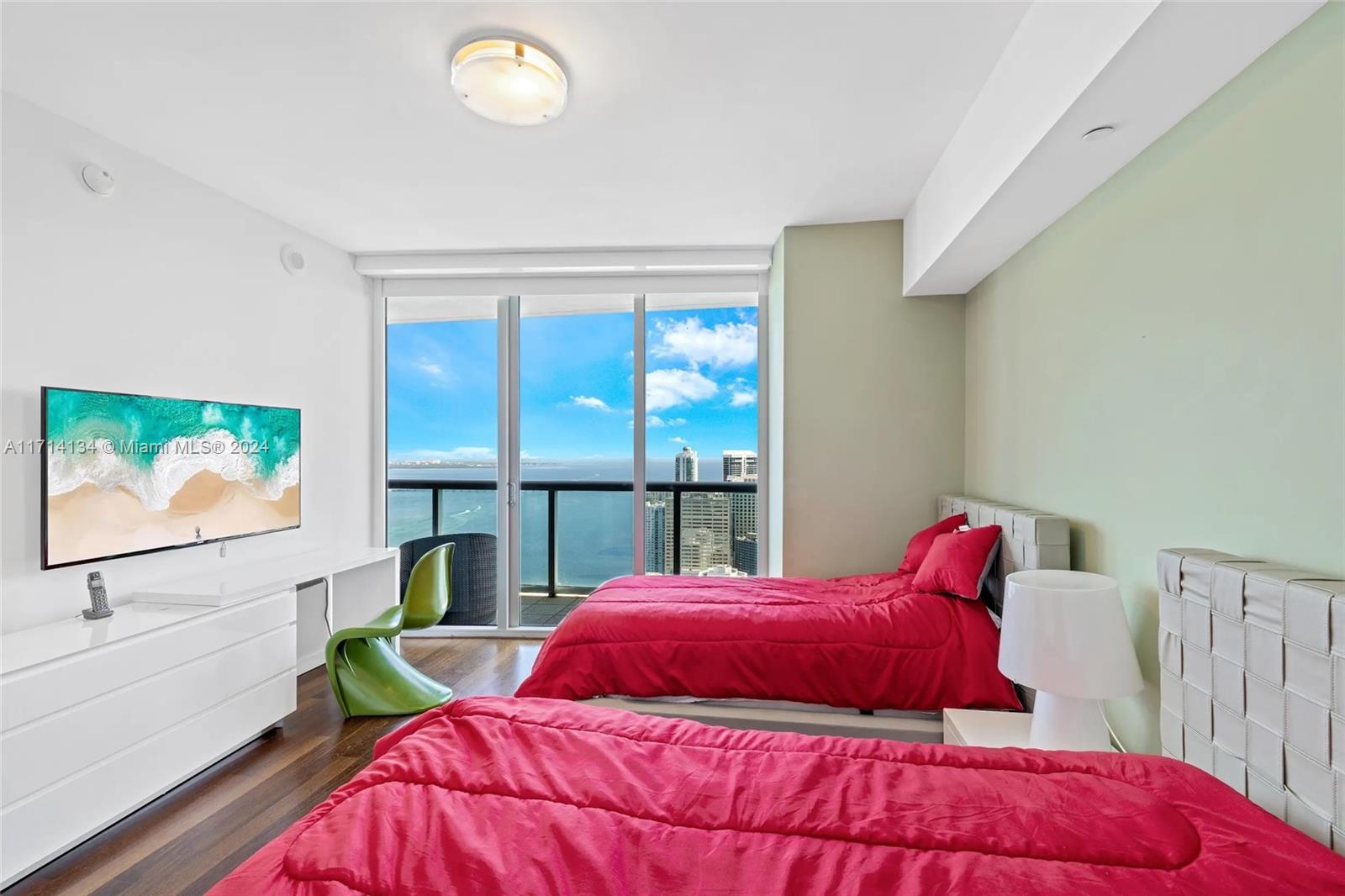 495 Brickell Ave #4805, Miami FL 33131