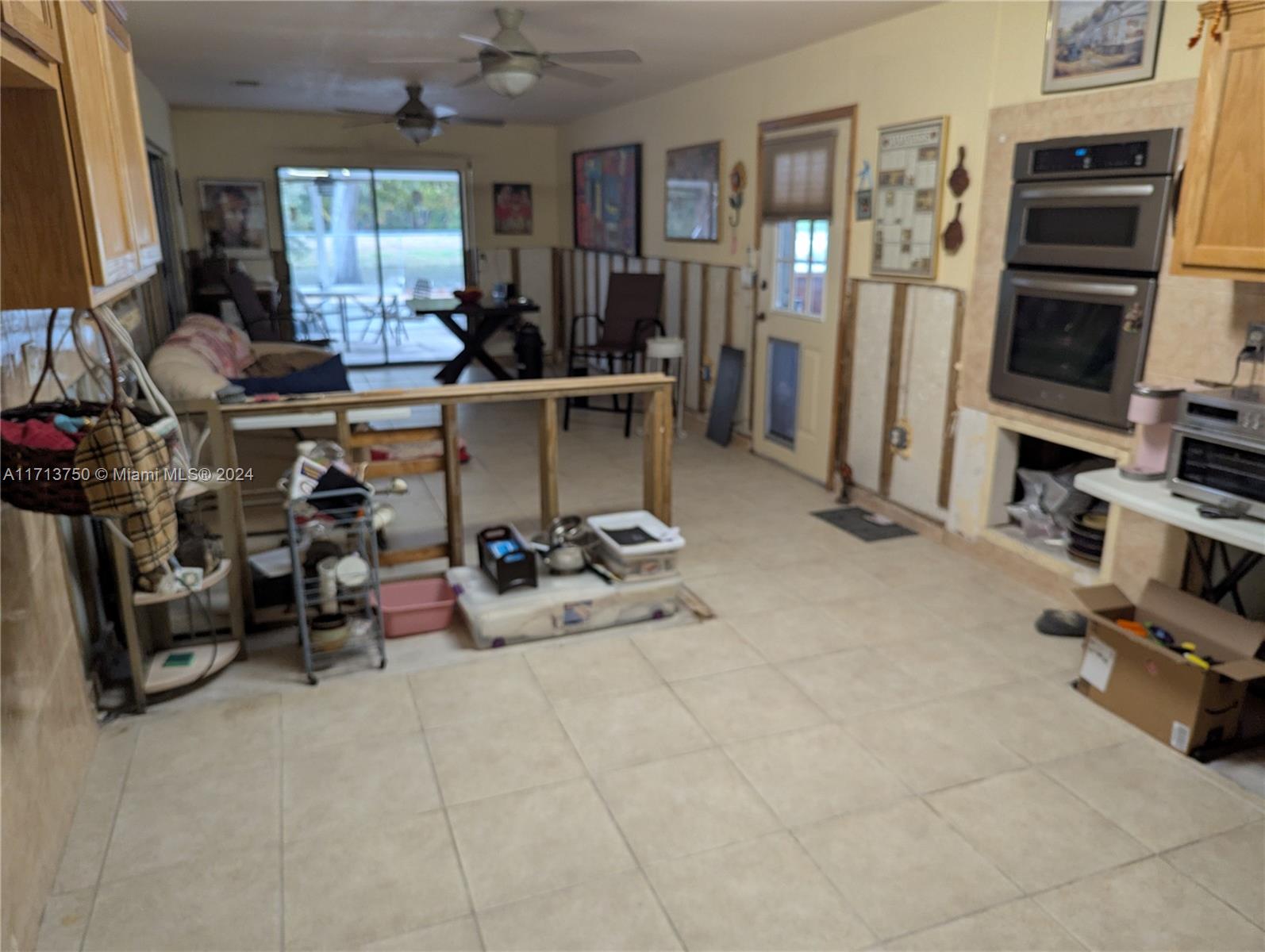 8001 NE Orient Way, Saint Petersburg, Florida image 10