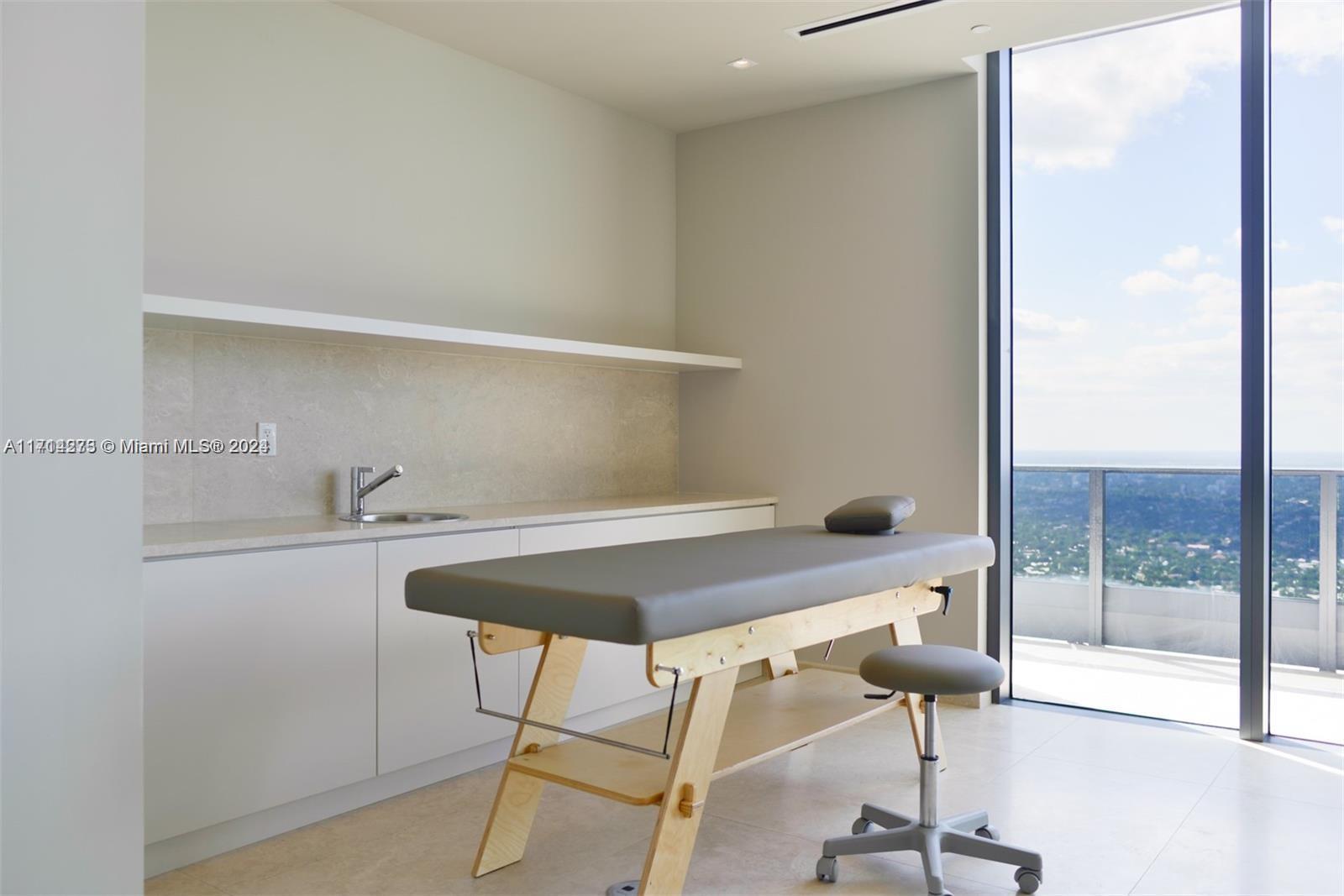 1000 Brickell Plaza #2907, Miami FL 33131