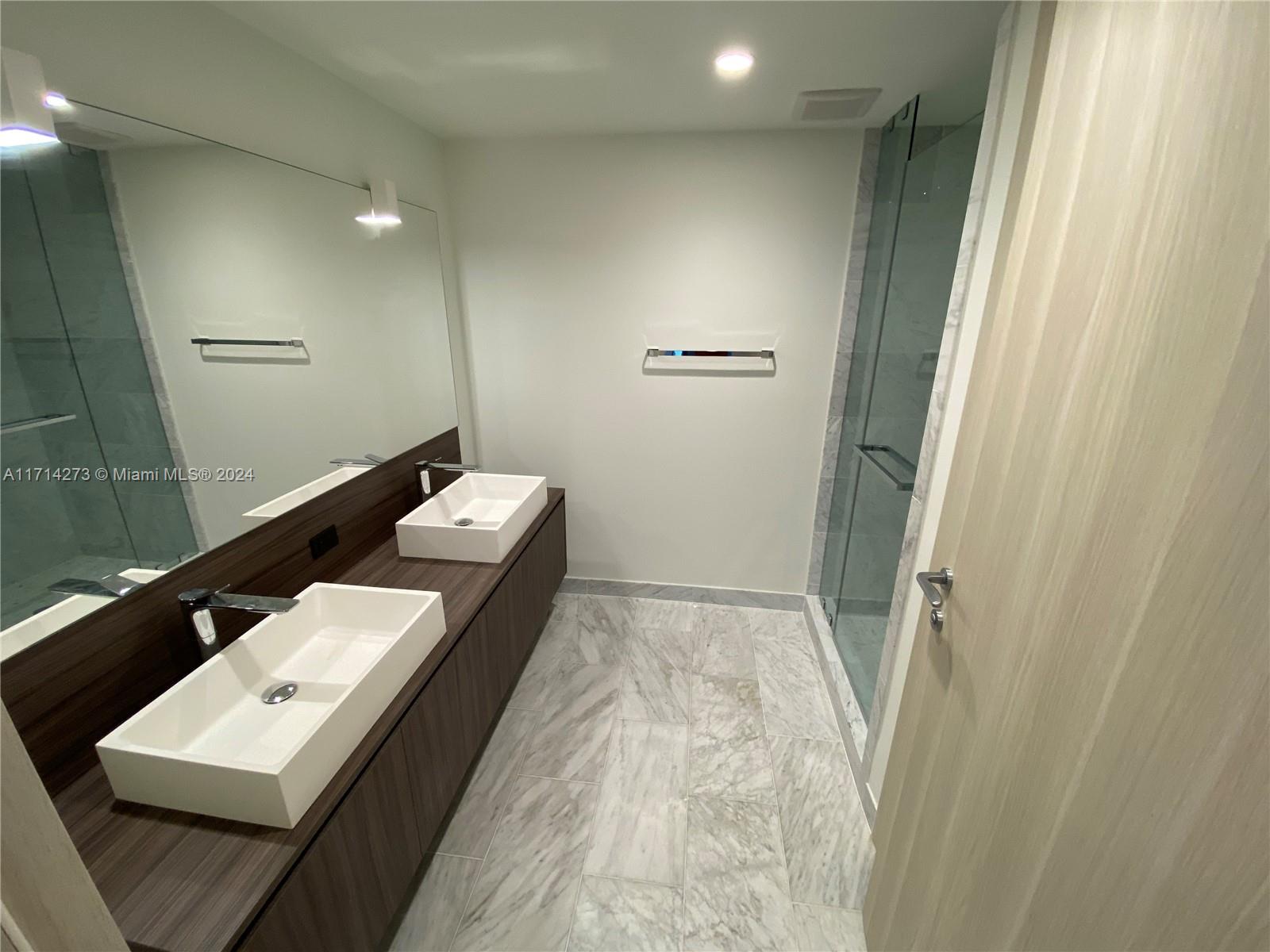 1000 Brickell Plaza #2907, Miami FL 33131