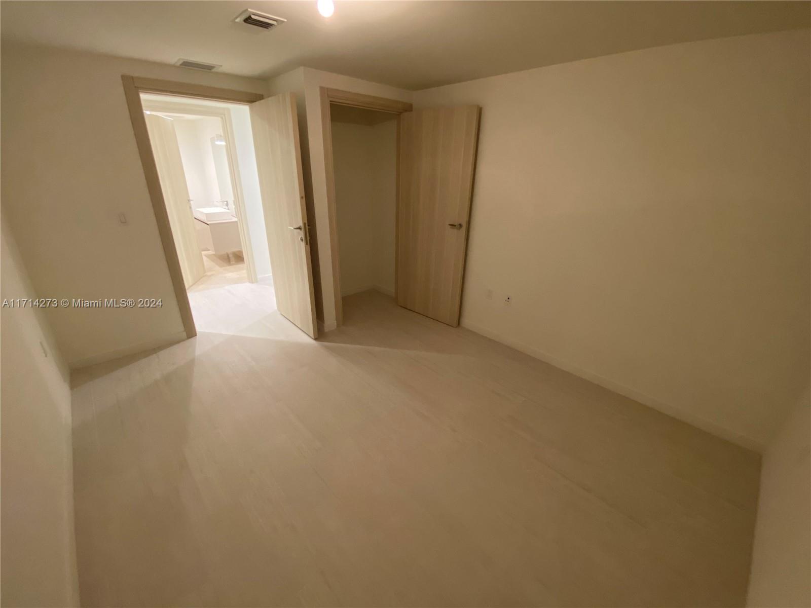 1000 Brickell Plaza #2907, Miami FL 33131
