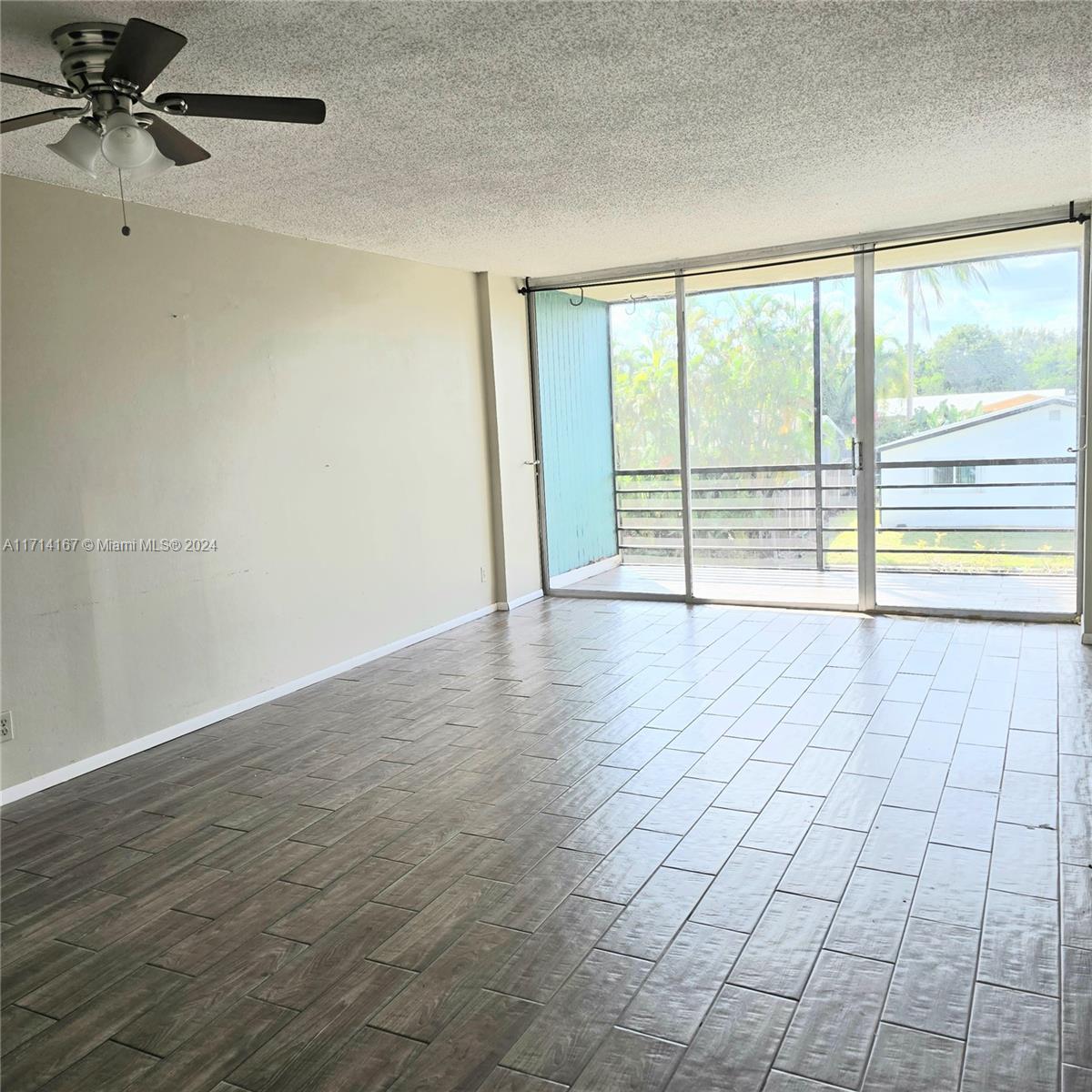 108 Royal Park Dr #2H, Oakland Park, Florida image 5