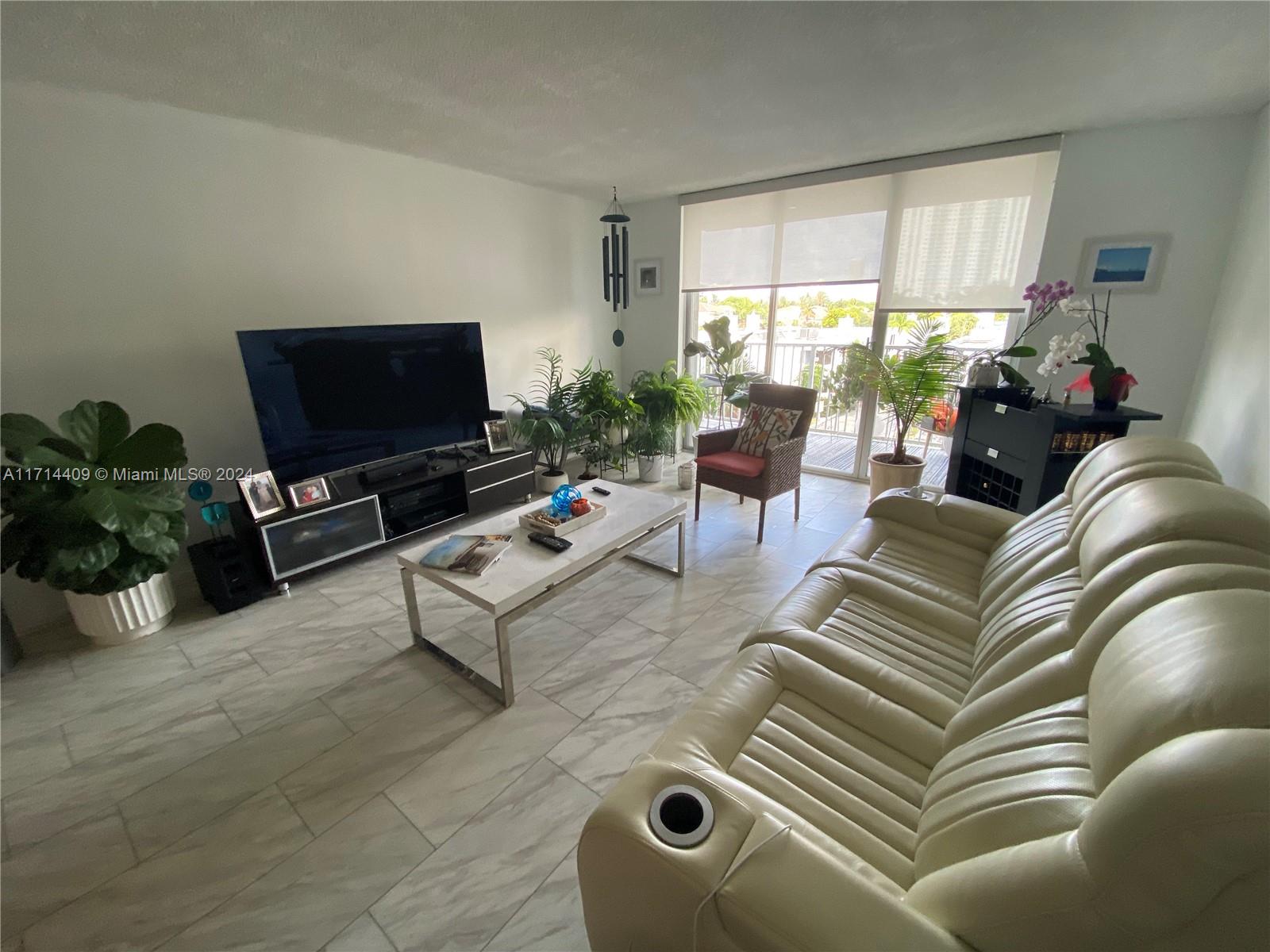 2851 NE 183rd St #303E, Aventura, Florida image 13