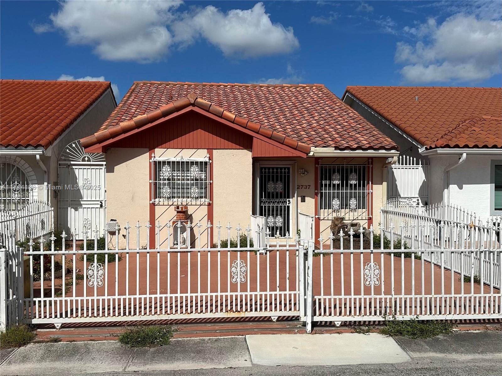 2737 W 55th Pl, Hialeah, Florida image 1