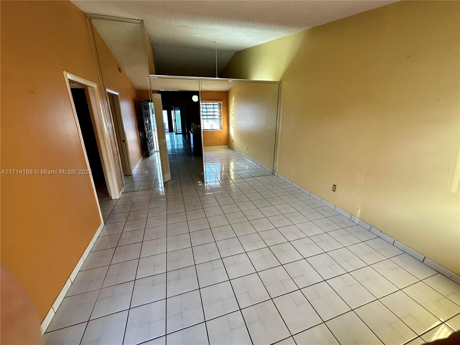 2737 W 55th Pl, Hialeah, Florida image 3