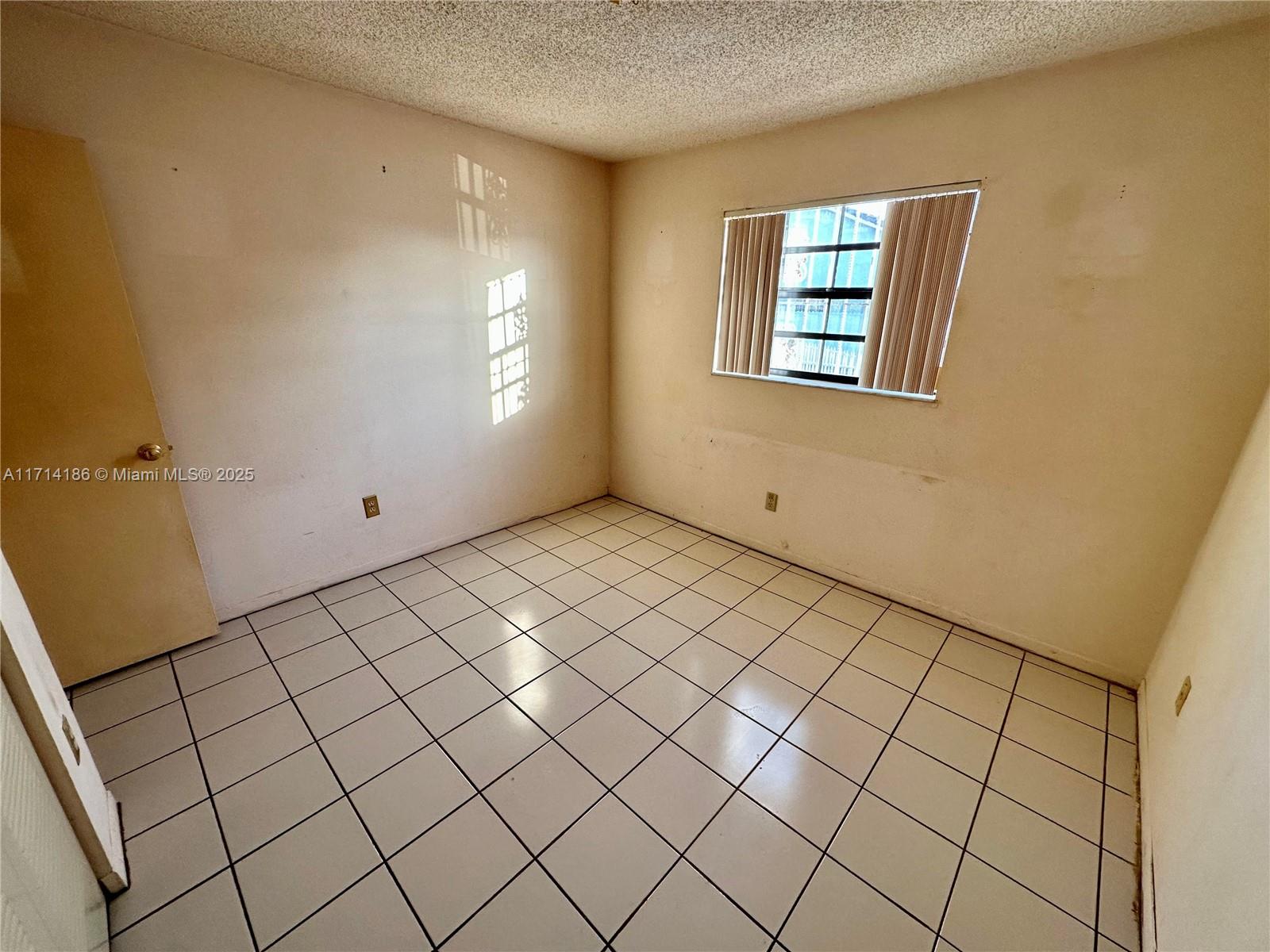 2737 W 55th Pl, Hialeah, Florida image 8