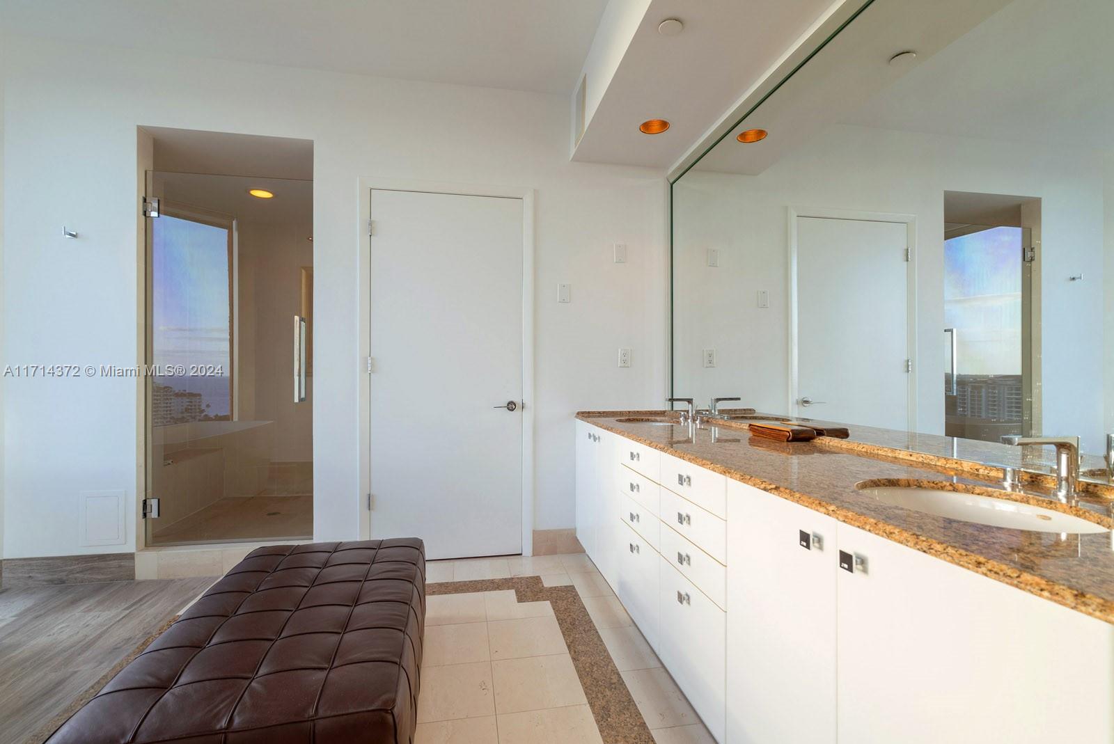 300 S Pointe Dr #1701, Miami Beach FL 33139