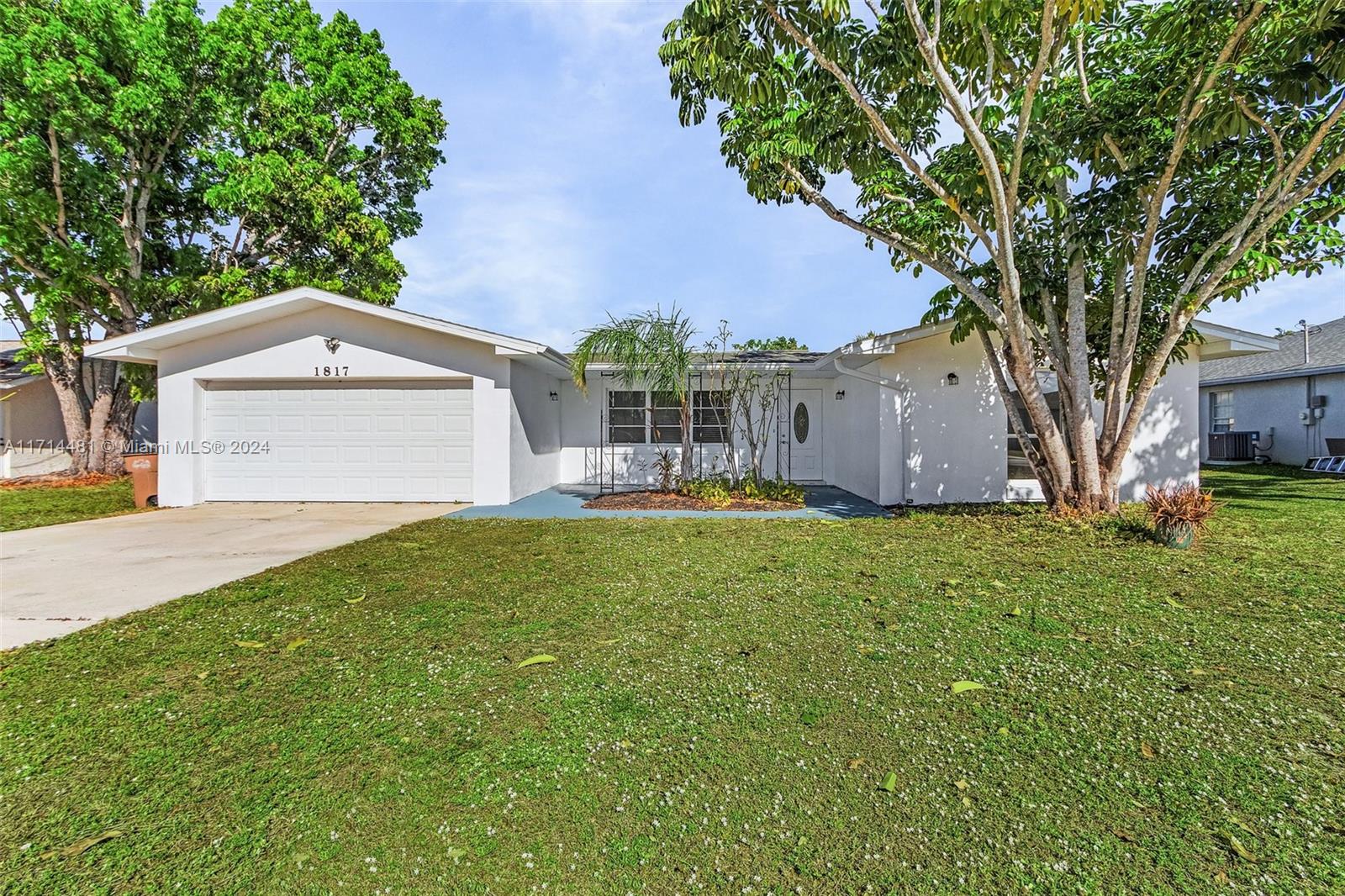 1817 Coral Point Dr, Cape Coral, Florida image 1